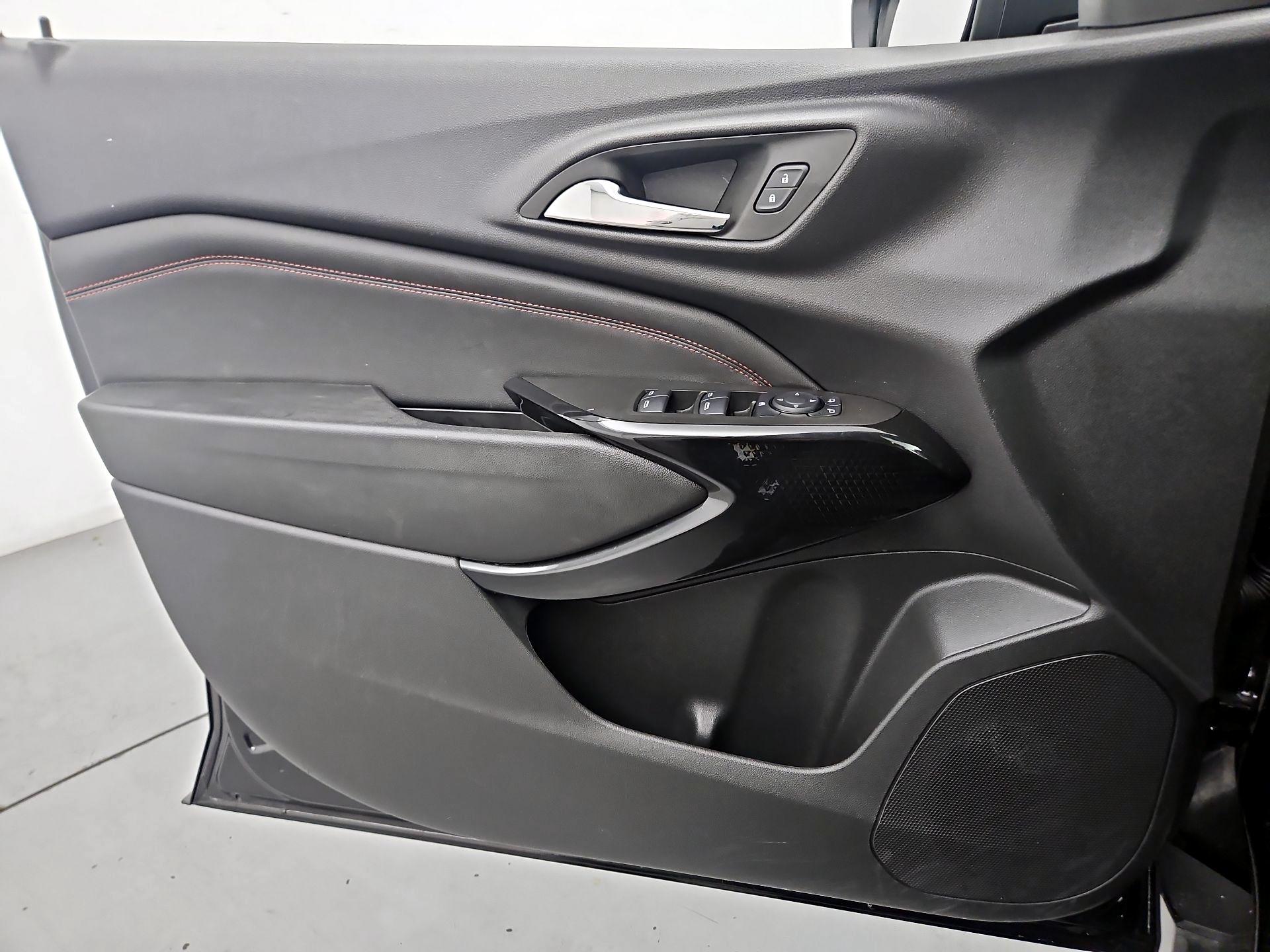 Thumbnail: 2025 Chevrolet Trax - 12