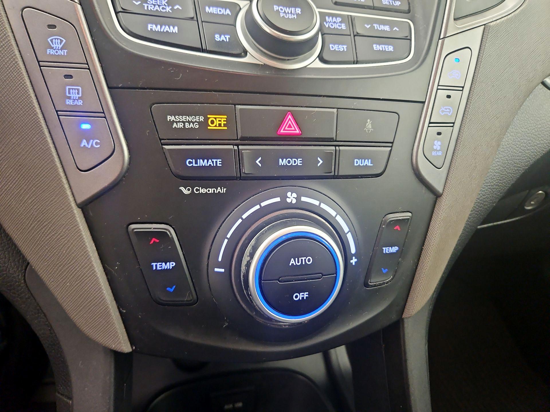 Thumbnail: 2015 Hyundai Santa Fe - 16