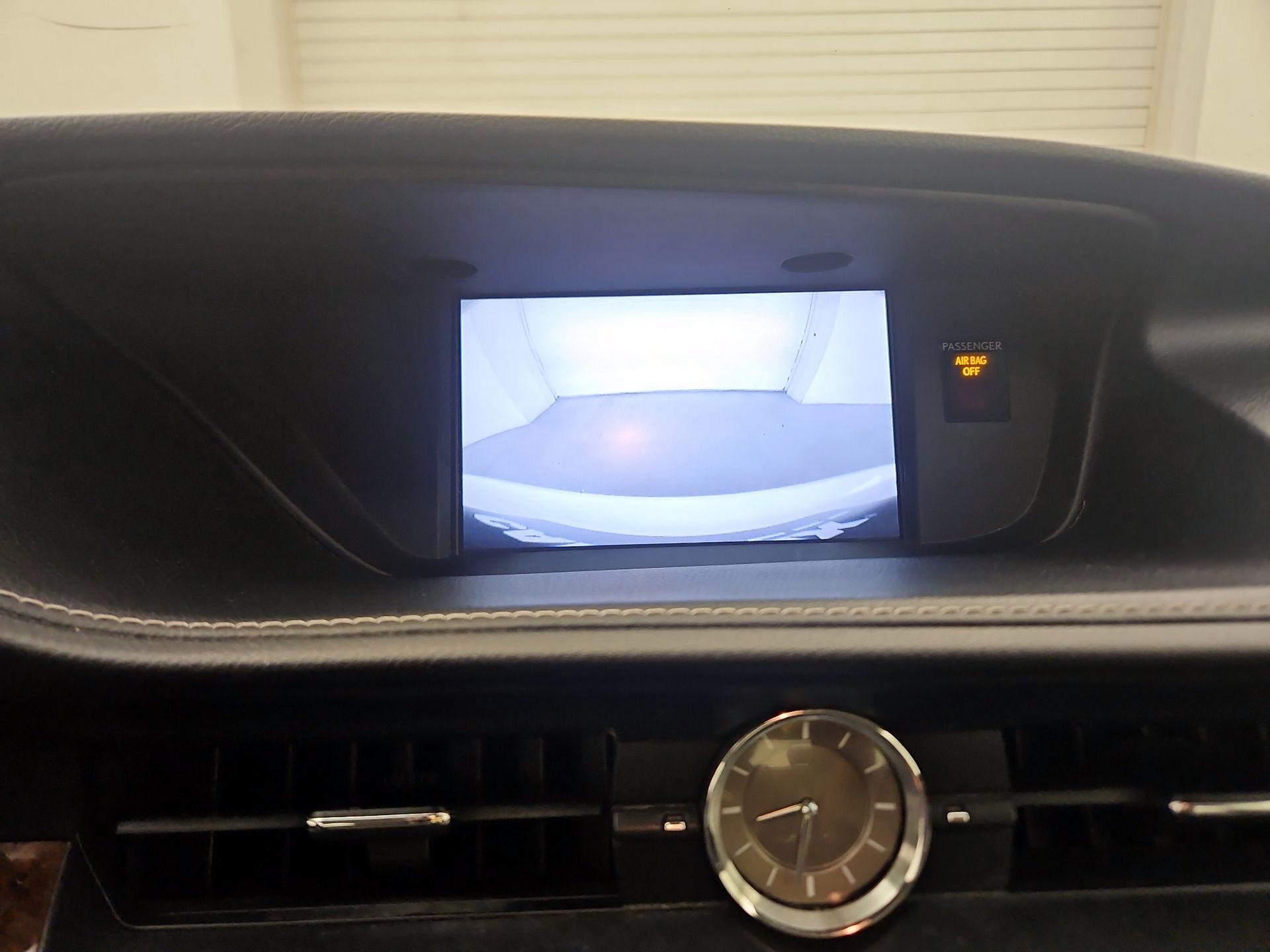 Thumbnail: 2015 Lexus ES - 14