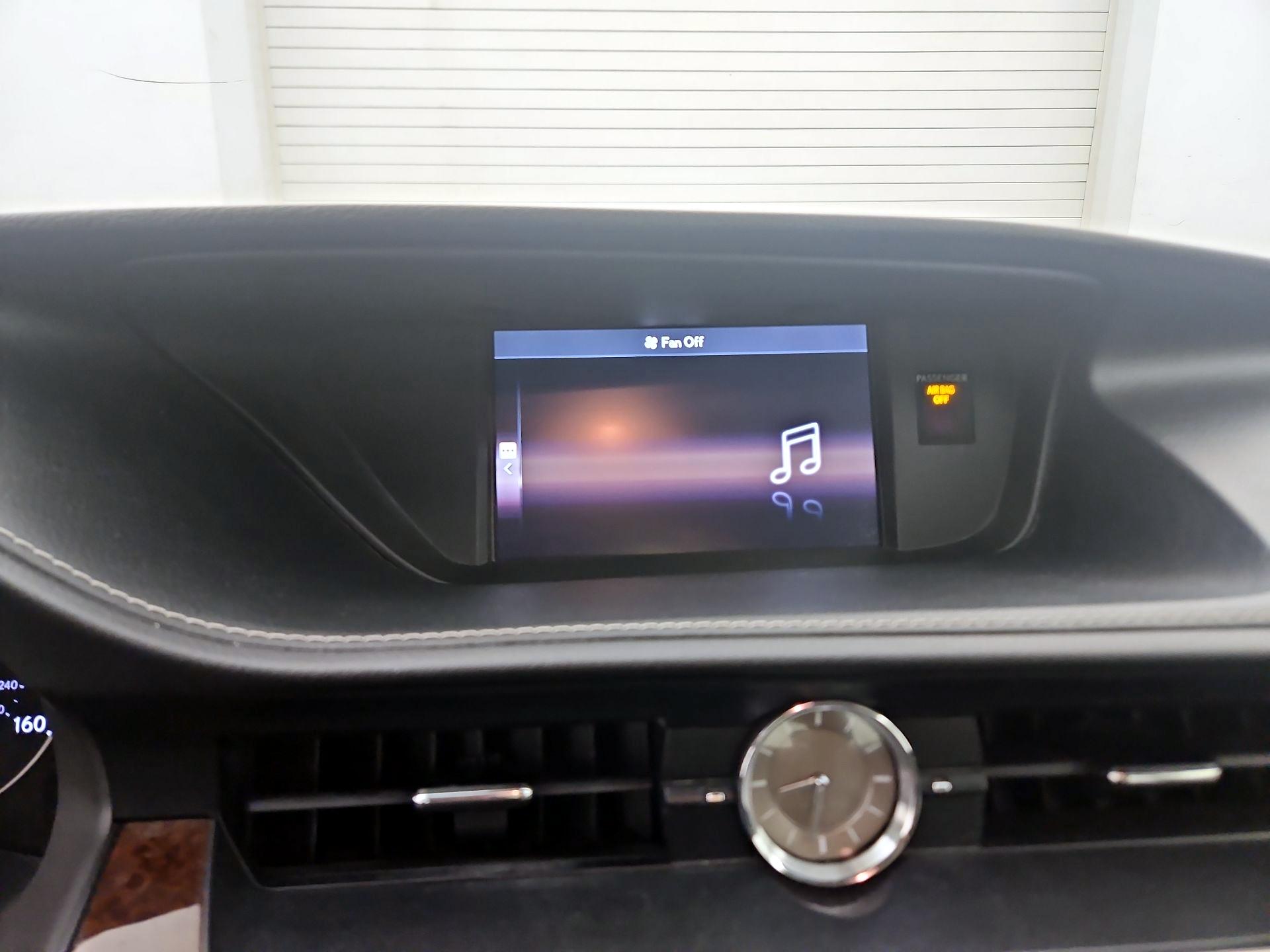 Thumbnail: 2015 Lexus ES - 15