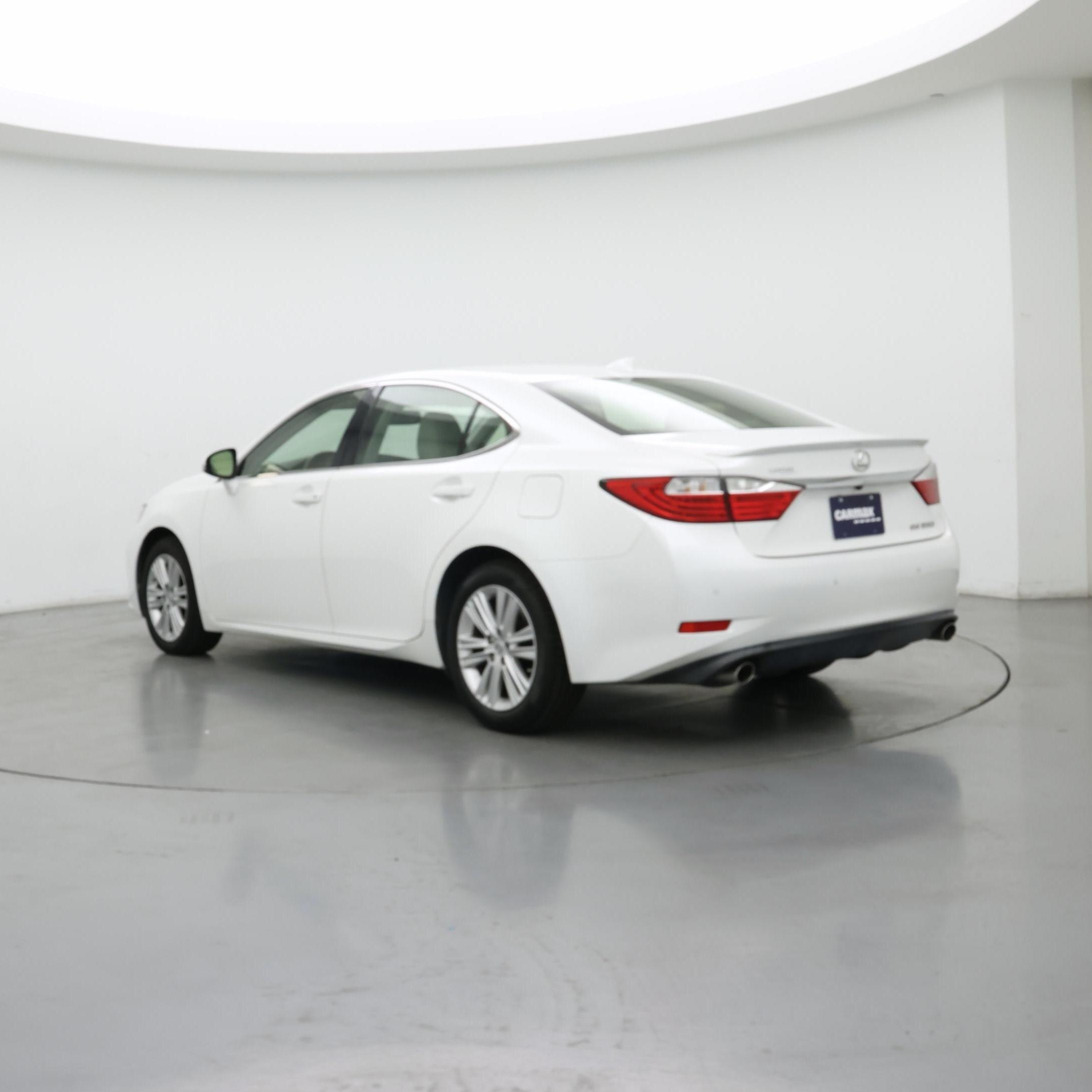 Thumbnail: 2015 Lexus ES - 2