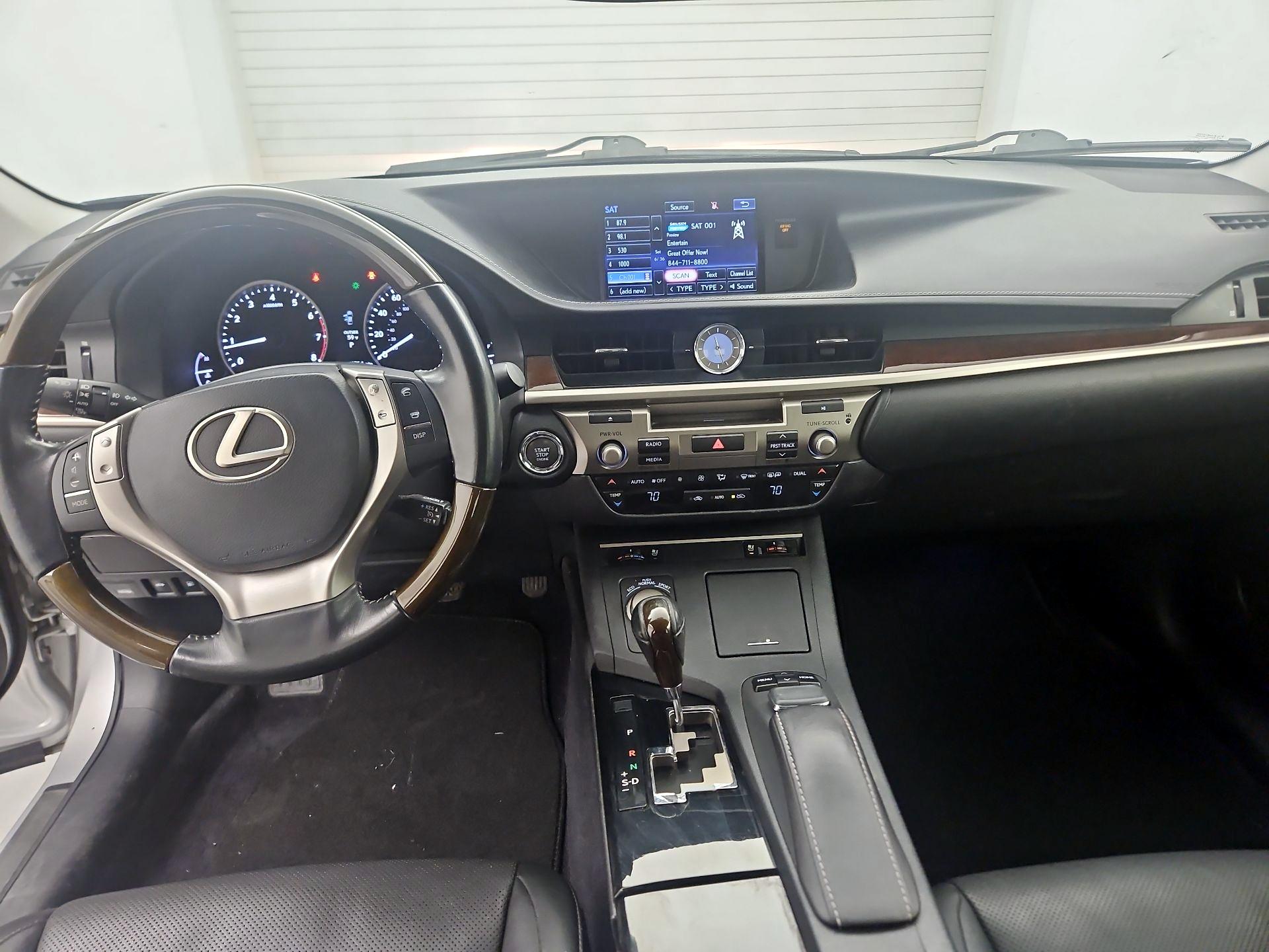 Thumbnail: 2015 Lexus ES - 9