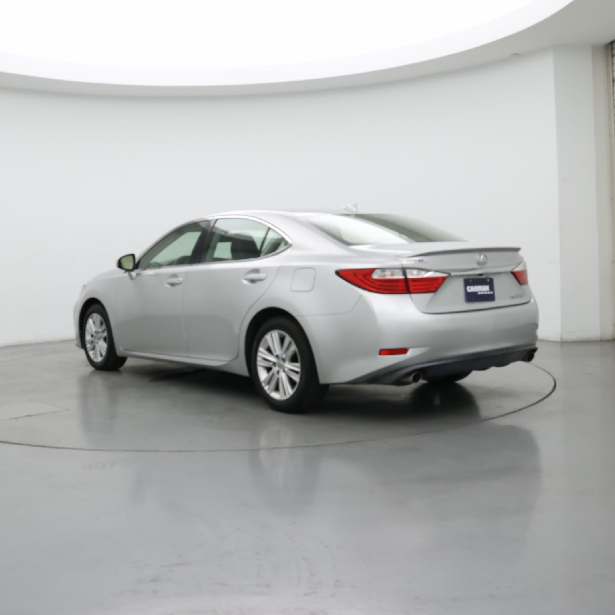 Thumbnail: 2015 Lexus ES - 2