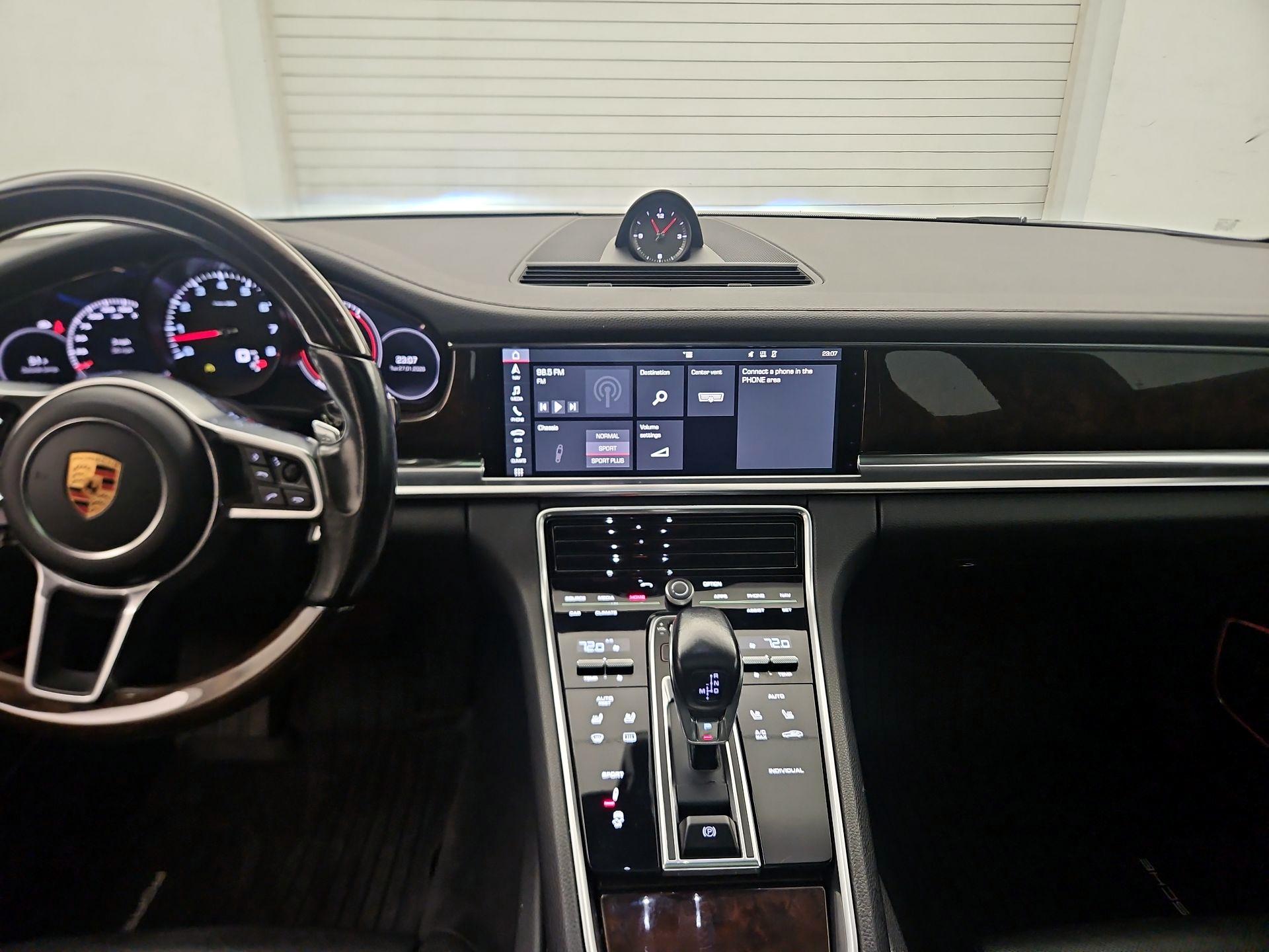 Thumbnail: 2018 Porsche Panamera - 9