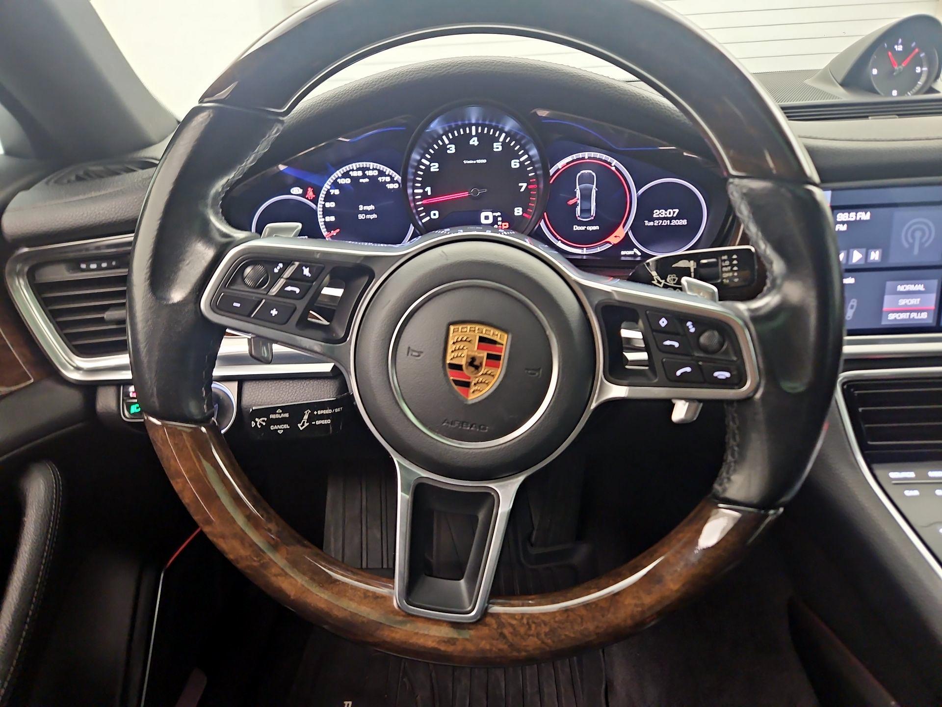 Thumbnail: 2018 Porsche Panamera - 10