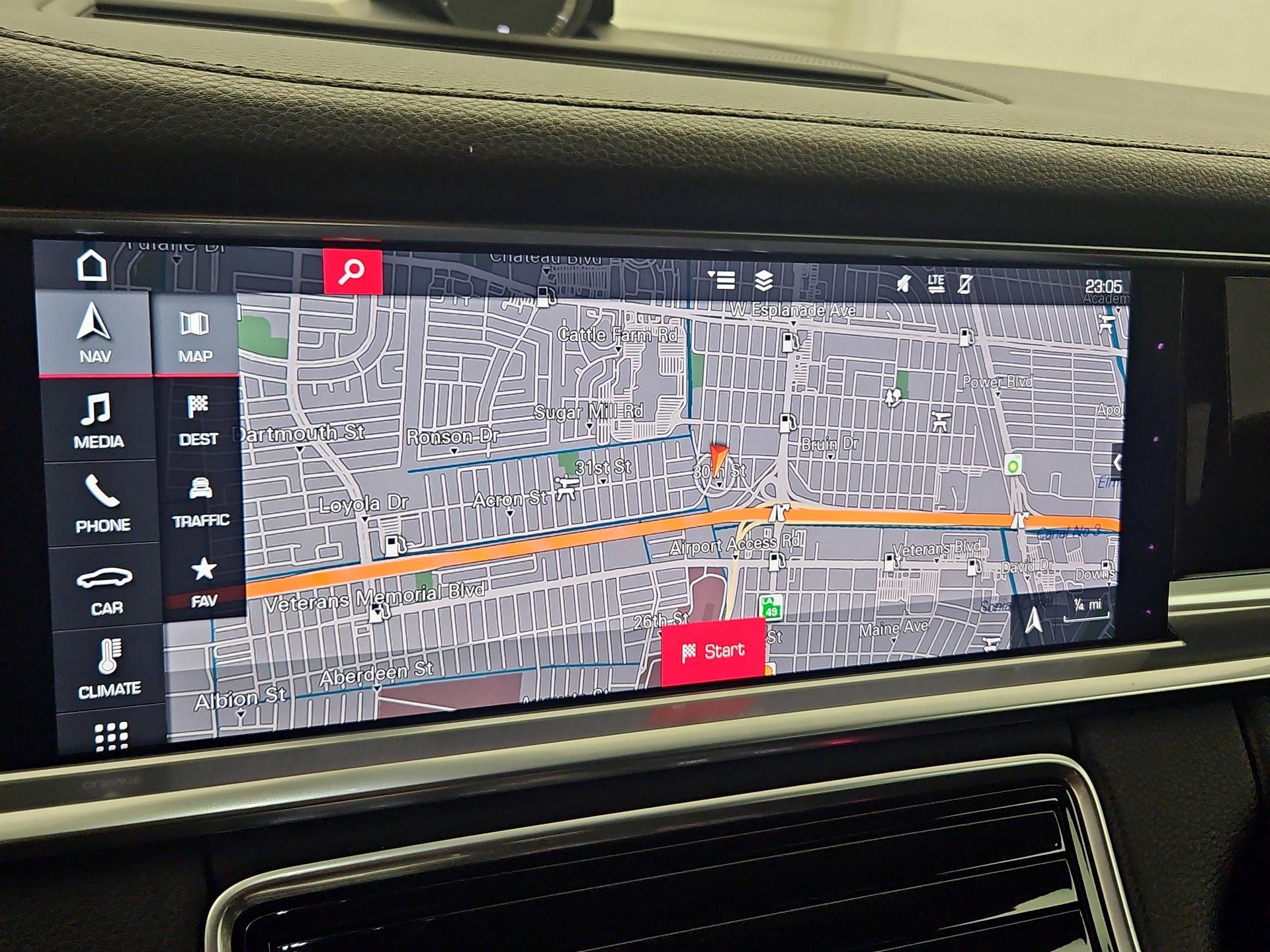 Thumbnail: 2018 Porsche Panamera - 14