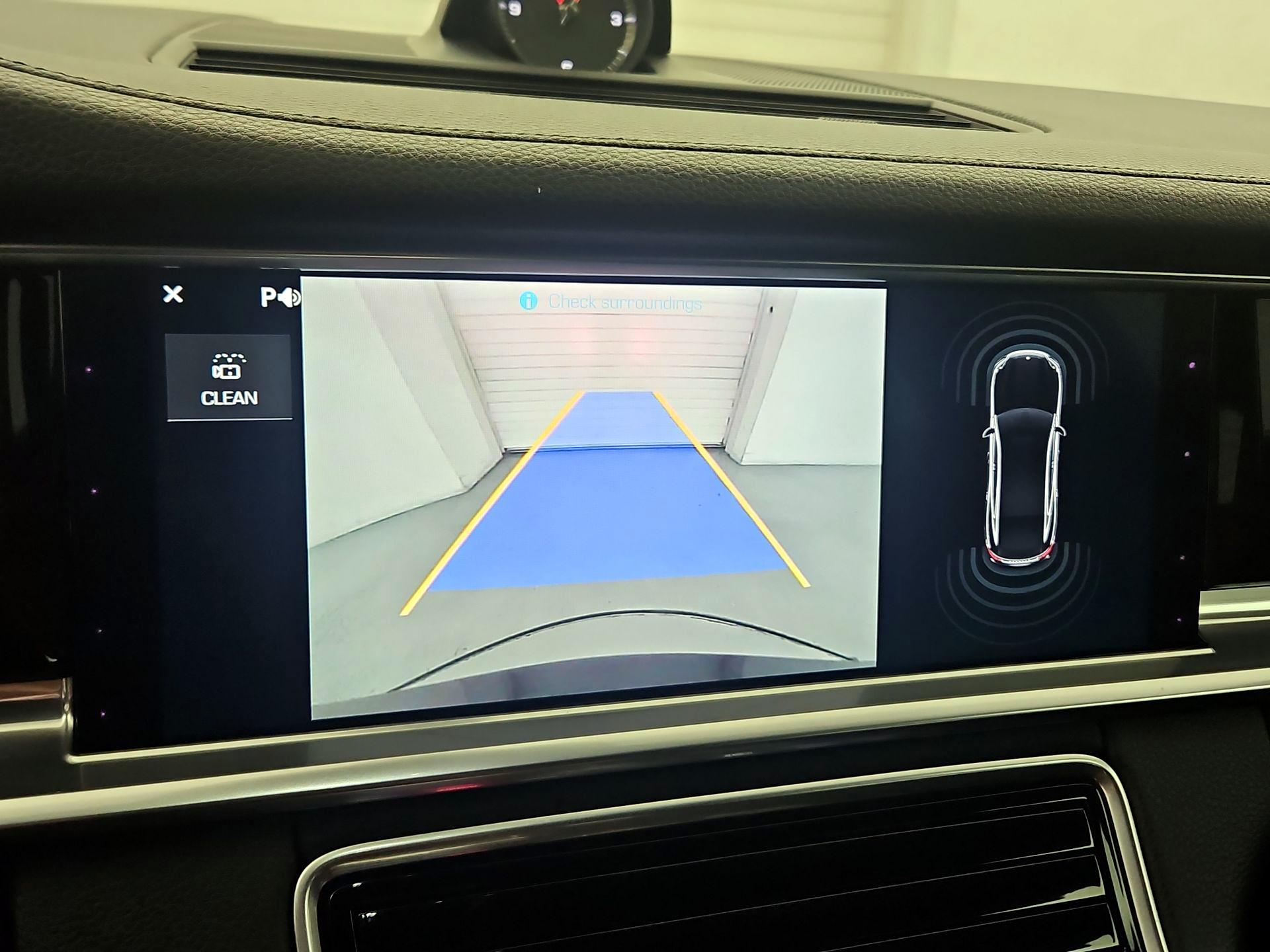 Thumbnail: 2018 Porsche Panamera - 15