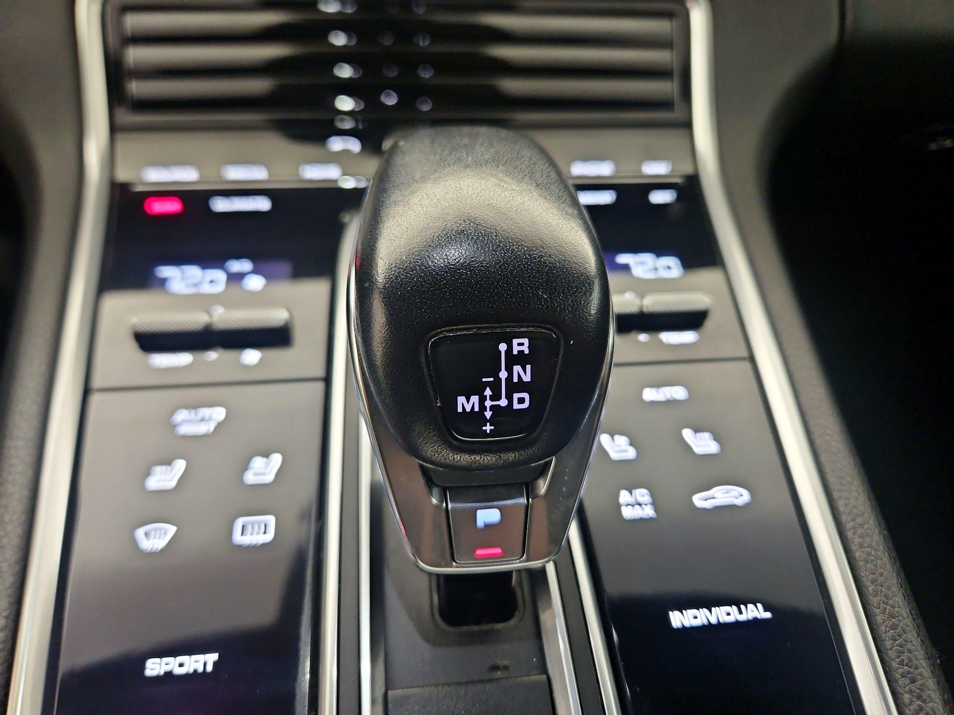 Thumbnail: 2018 Porsche Panamera - 18