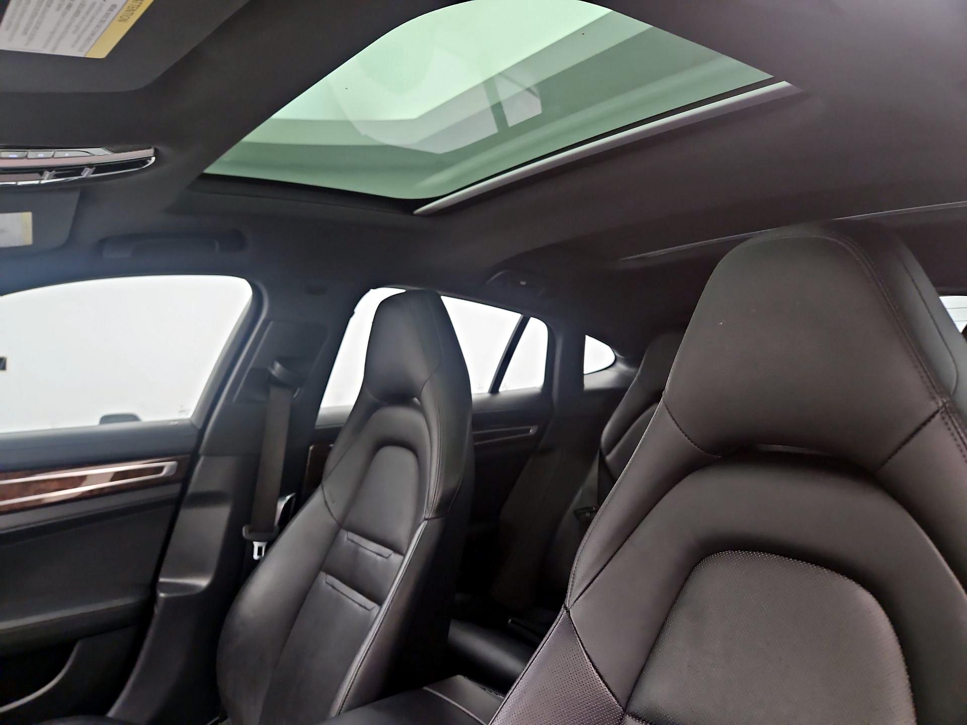 Thumbnail: 2018 Porsche Panamera - 19