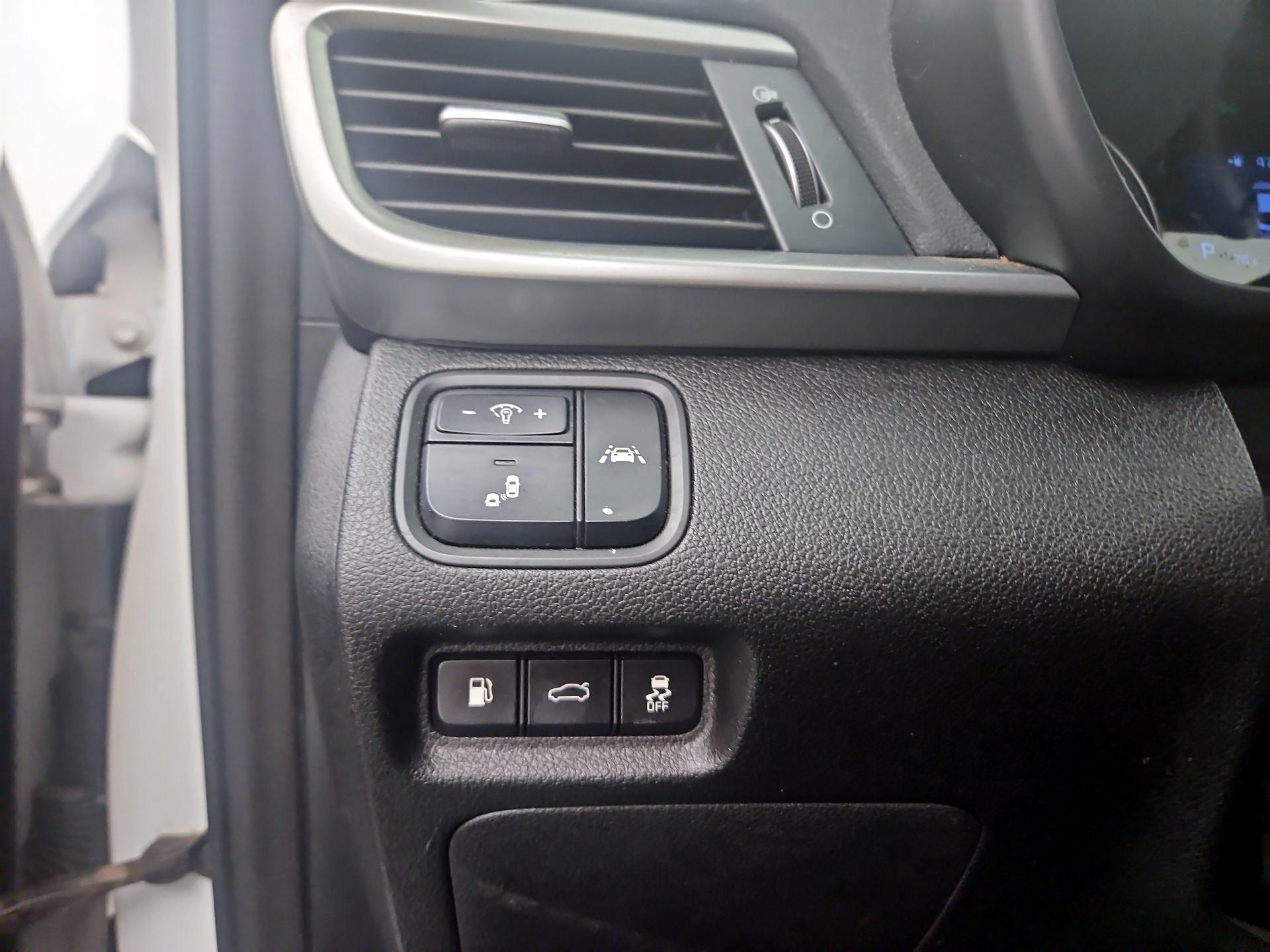 Thumbnail: 2020 Kia Optima - 13