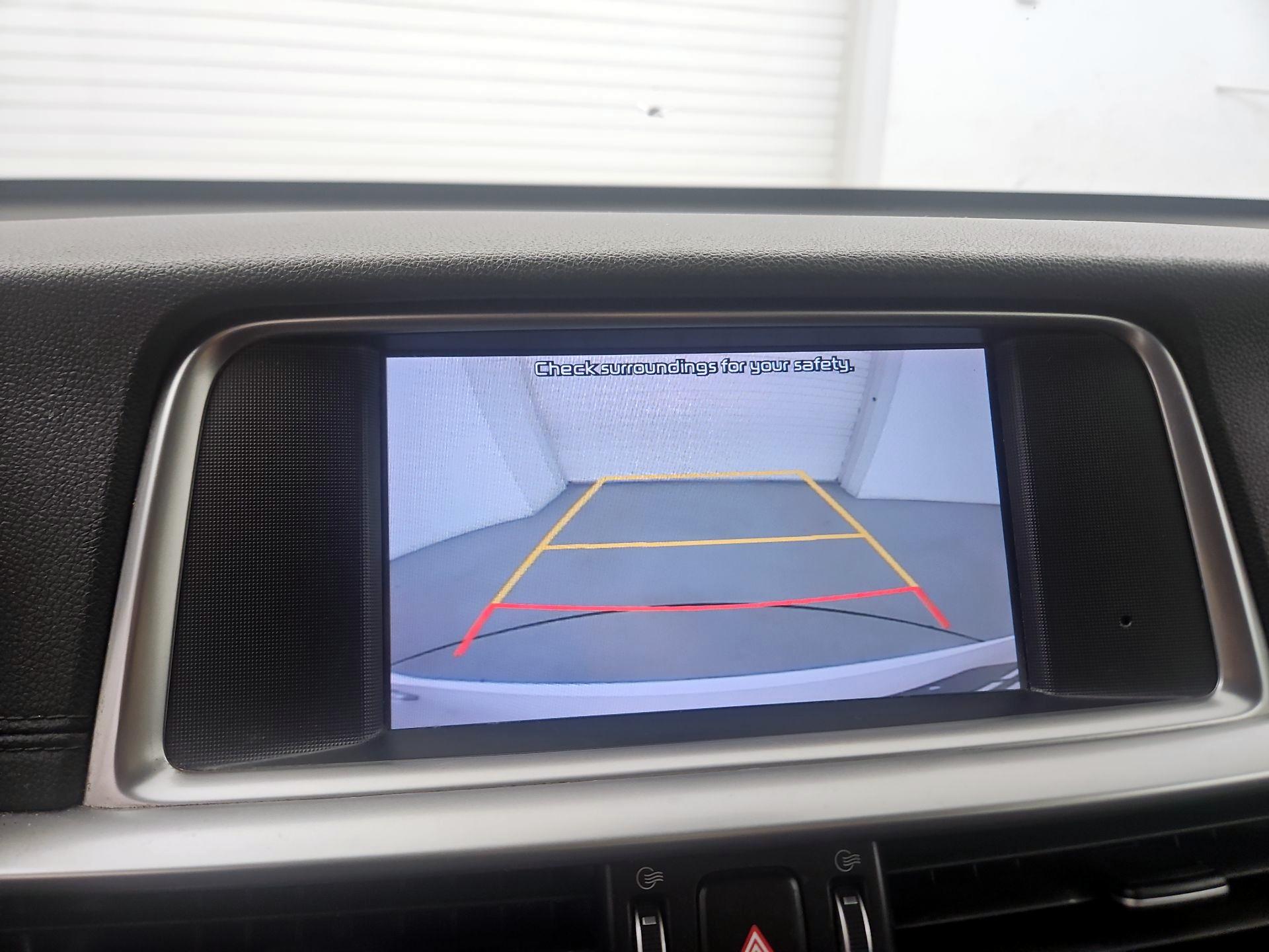 Thumbnail: 2020 Kia Optima - 14