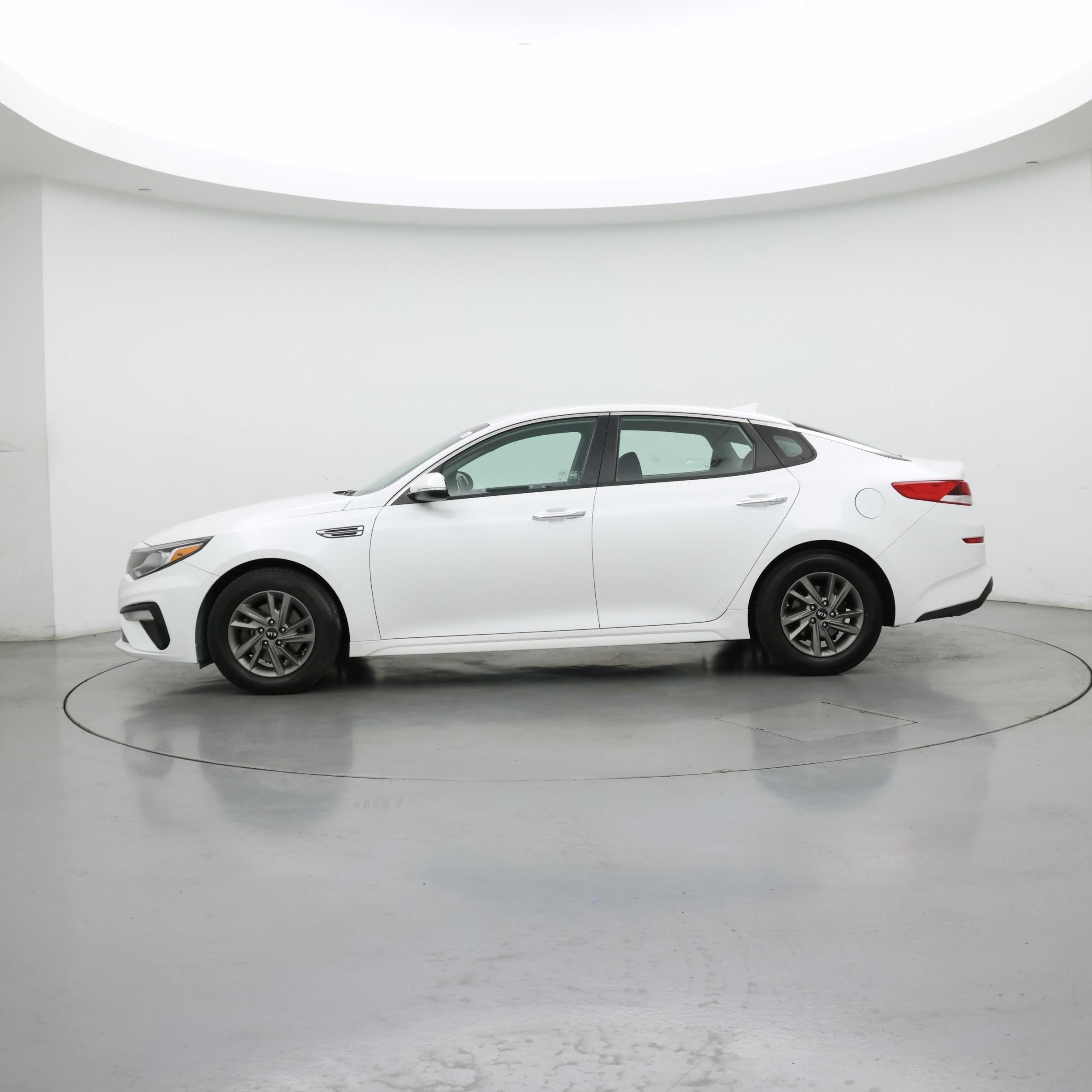 Thumbnail: 2020 Kia Optima - 3