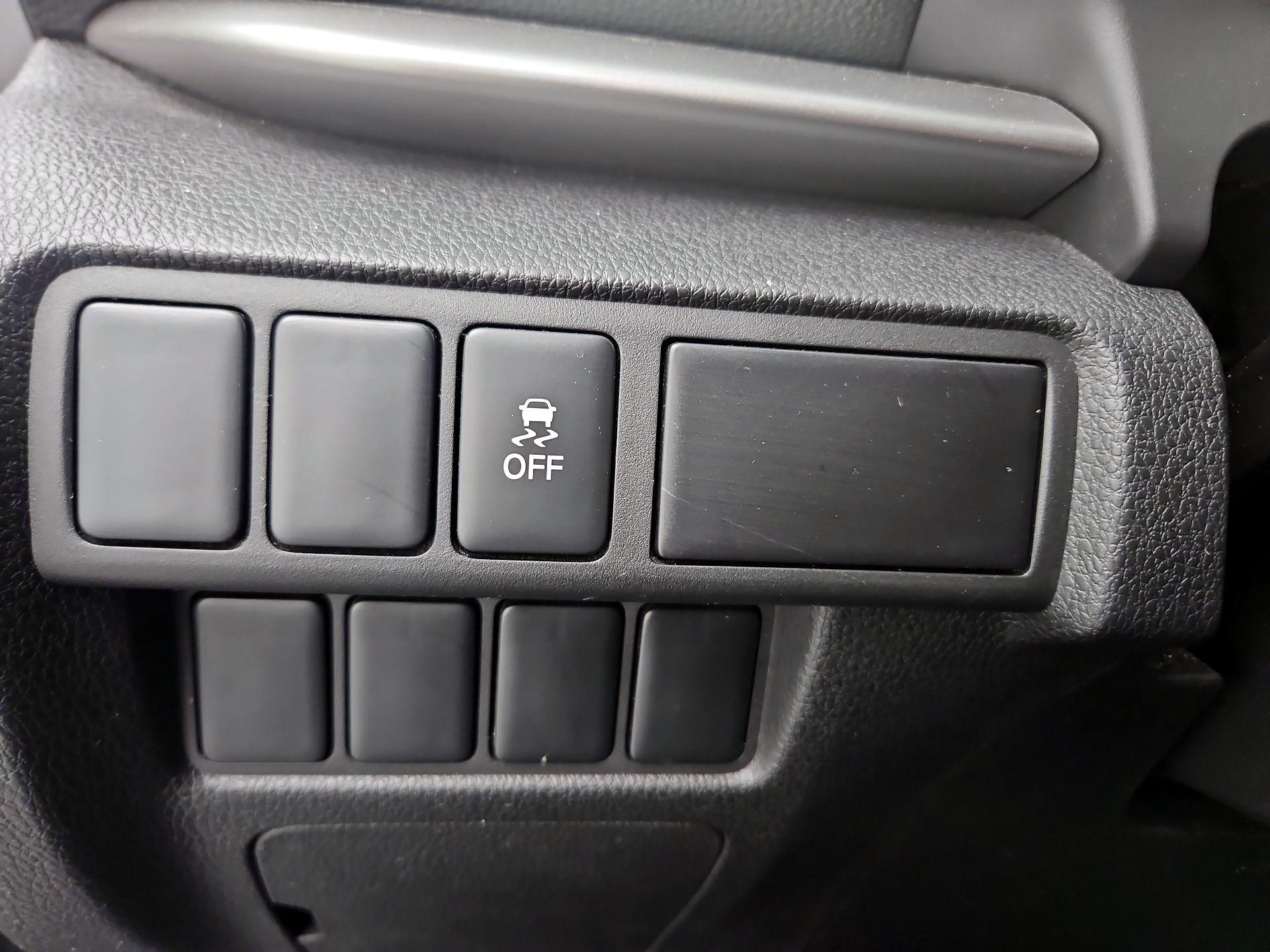 Thumbnail: 2020 Mitsubishi Eclipse Cross - 13