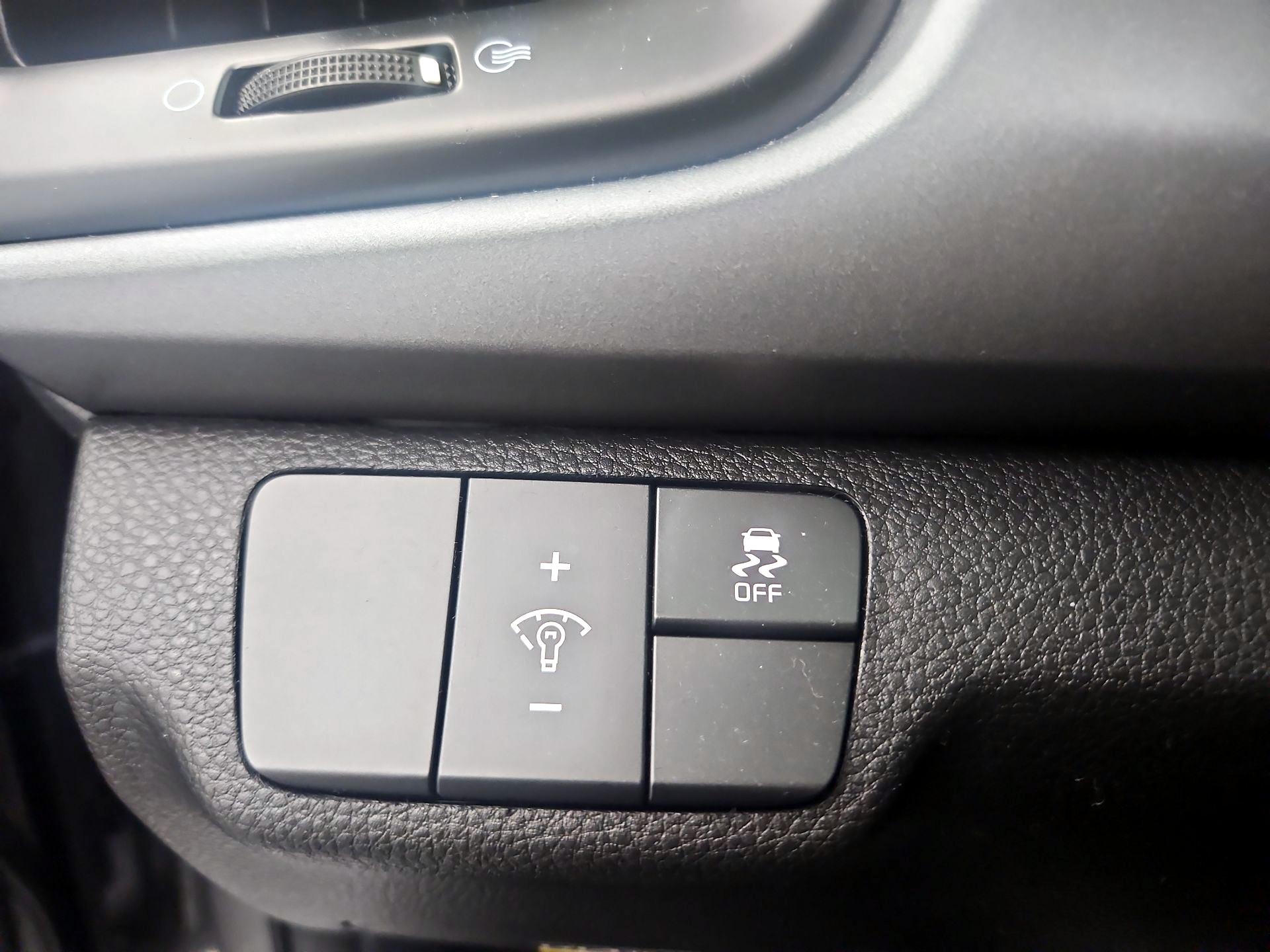 Thumbnail: 2023 Kia Rio - 13