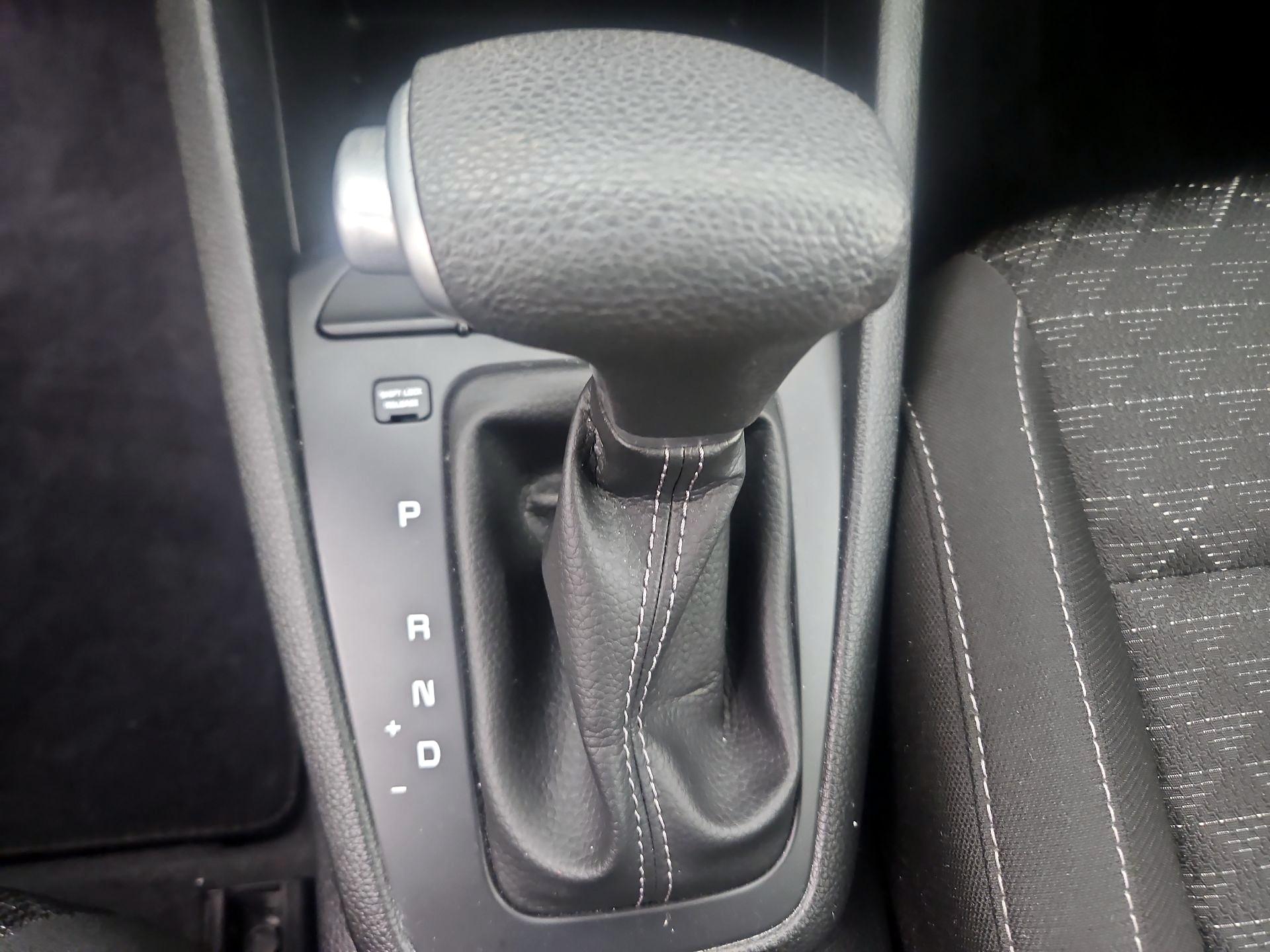 Thumbnail: 2023 Kia Rio - 17