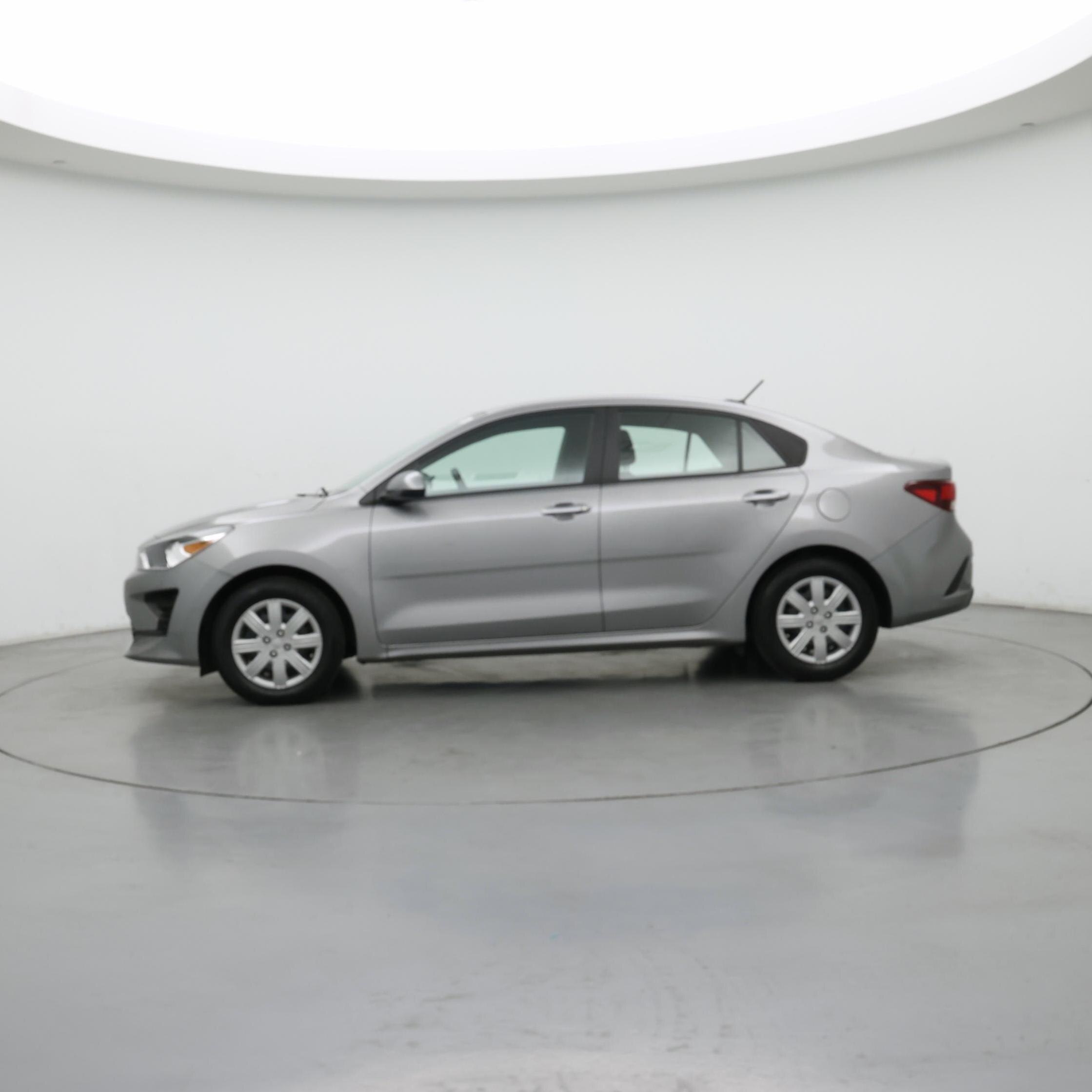 Thumbnail: 2023 Kia Rio - 3