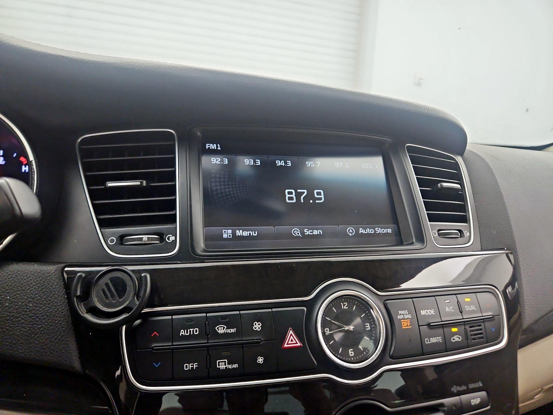 Thumbnail: 2015 Kia Cadenza - 14