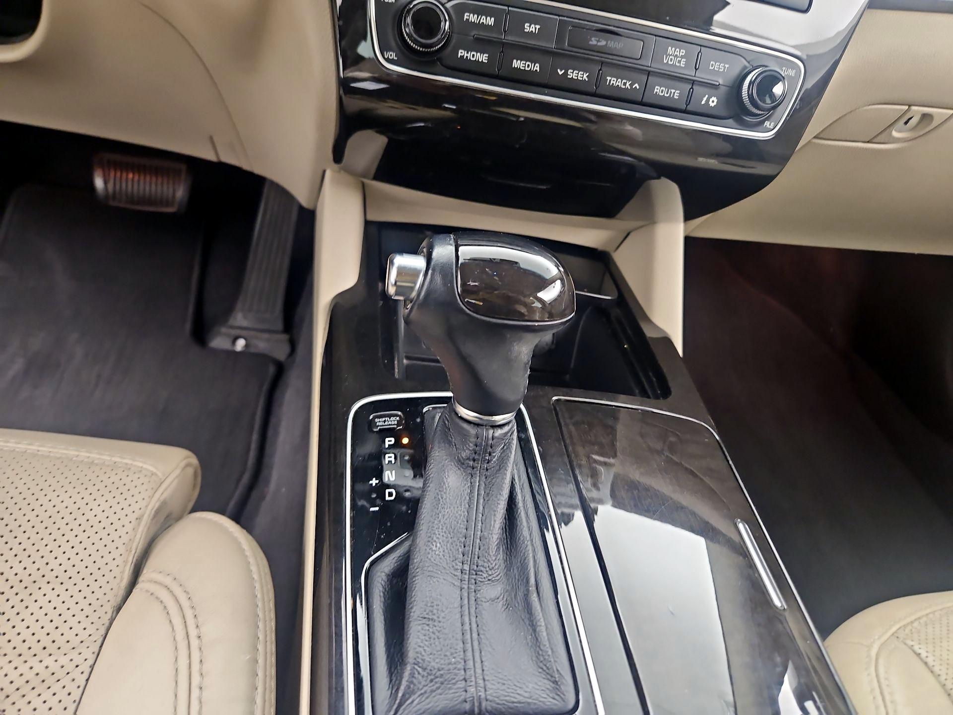 Thumbnail: 2015 Kia Cadenza - 16