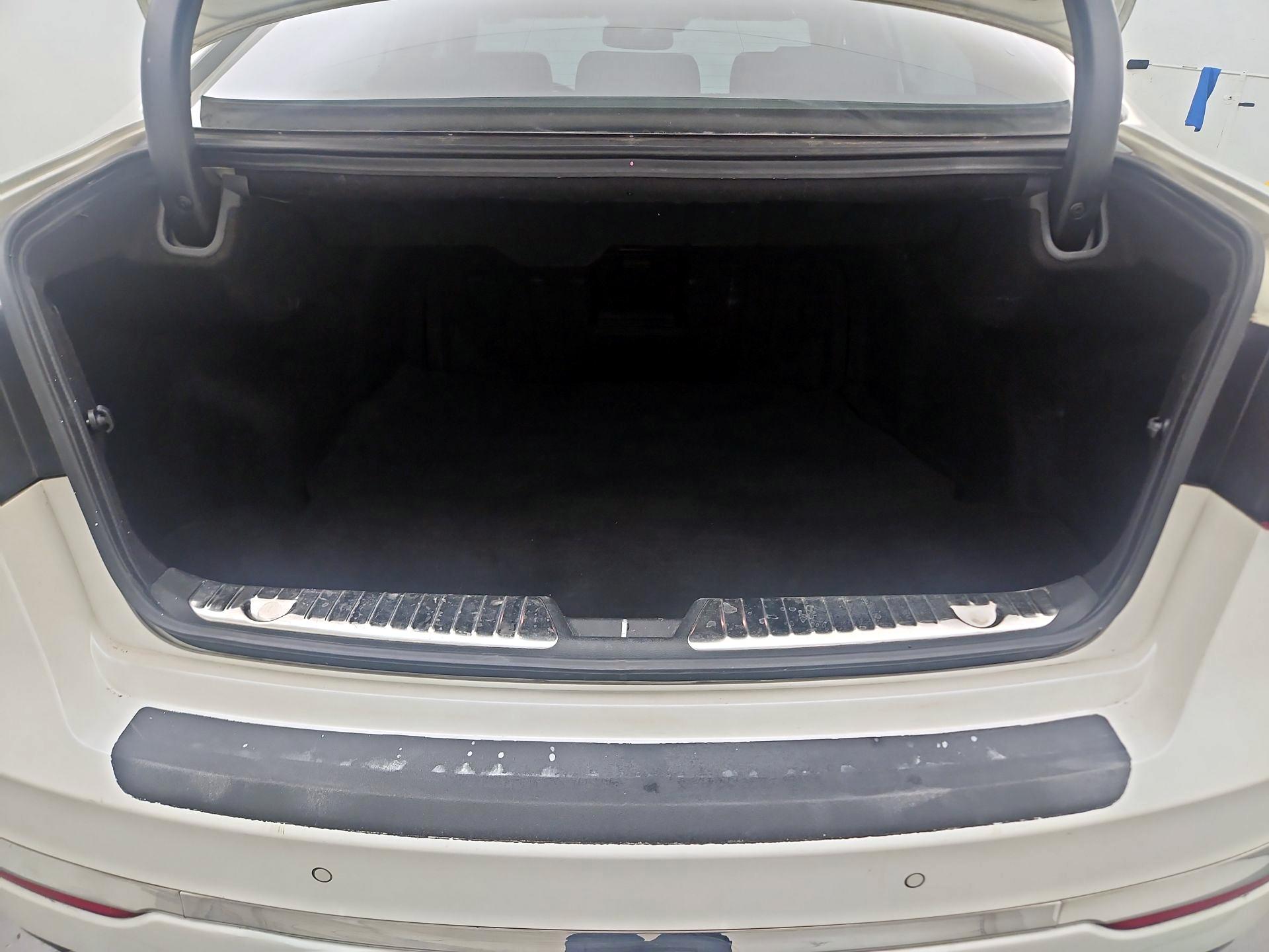 Thumbnail: 2015 Kia Cadenza - 18