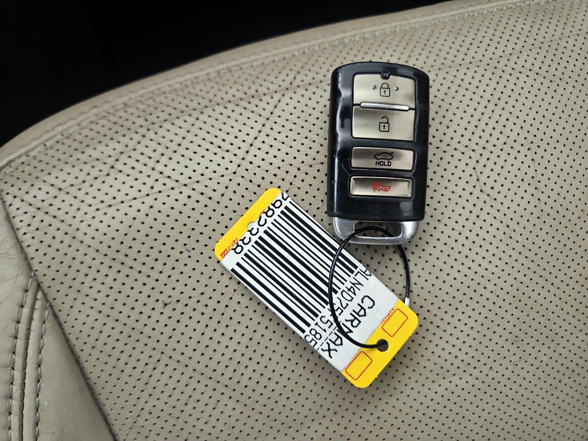 Thumbnail: 2015 Kia Cadenza - 20