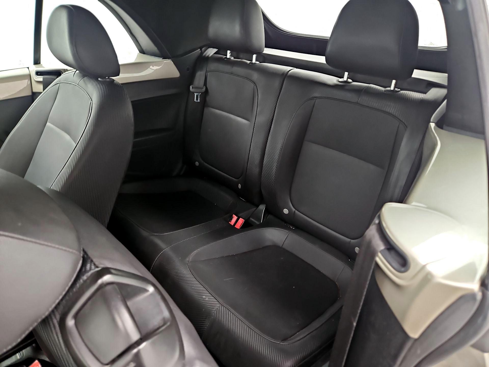 Thumbnail: 2015 Volkswagen Beetle - 18