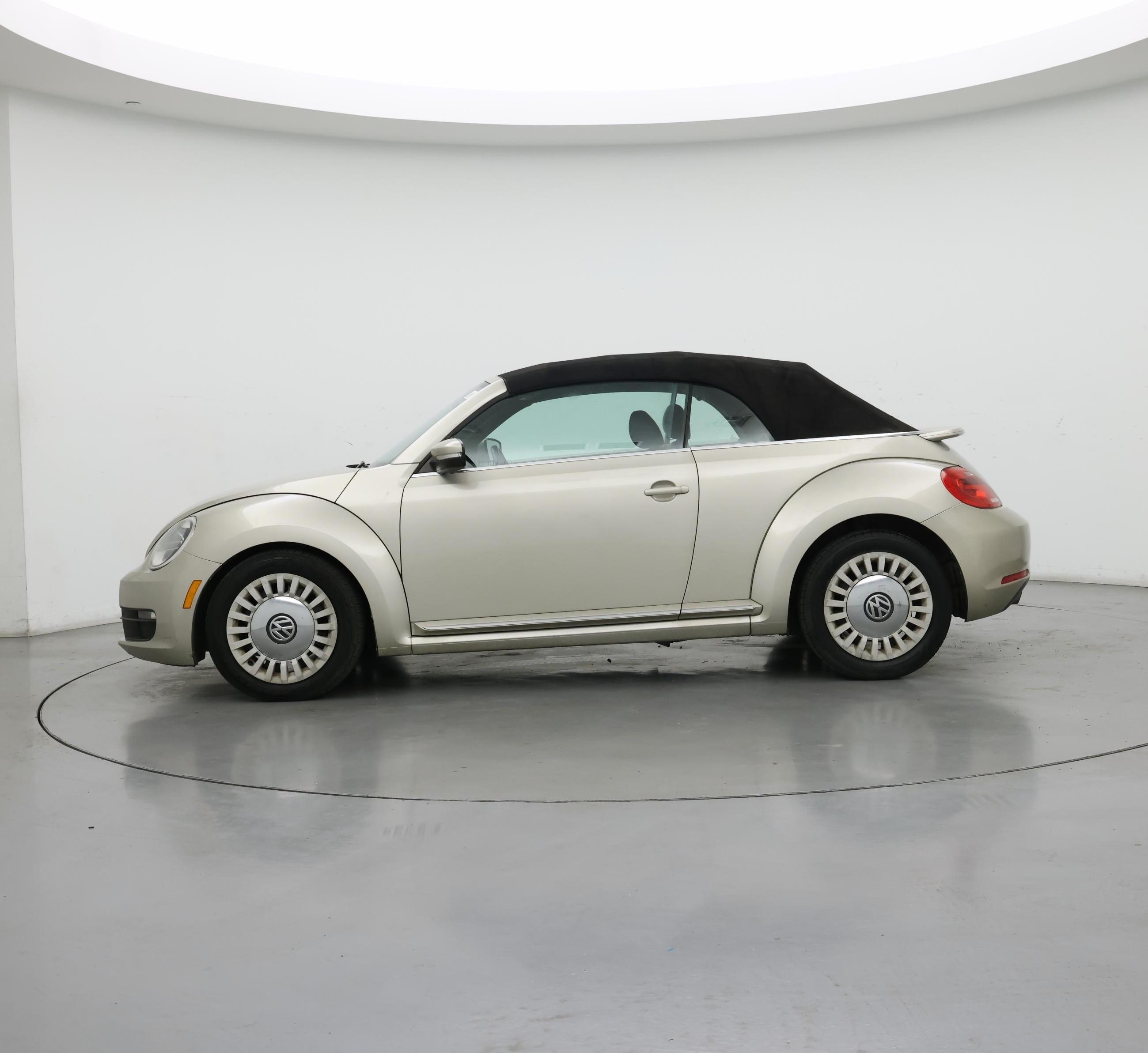 Thumbnail: 2015 Volkswagen Beetle - 3