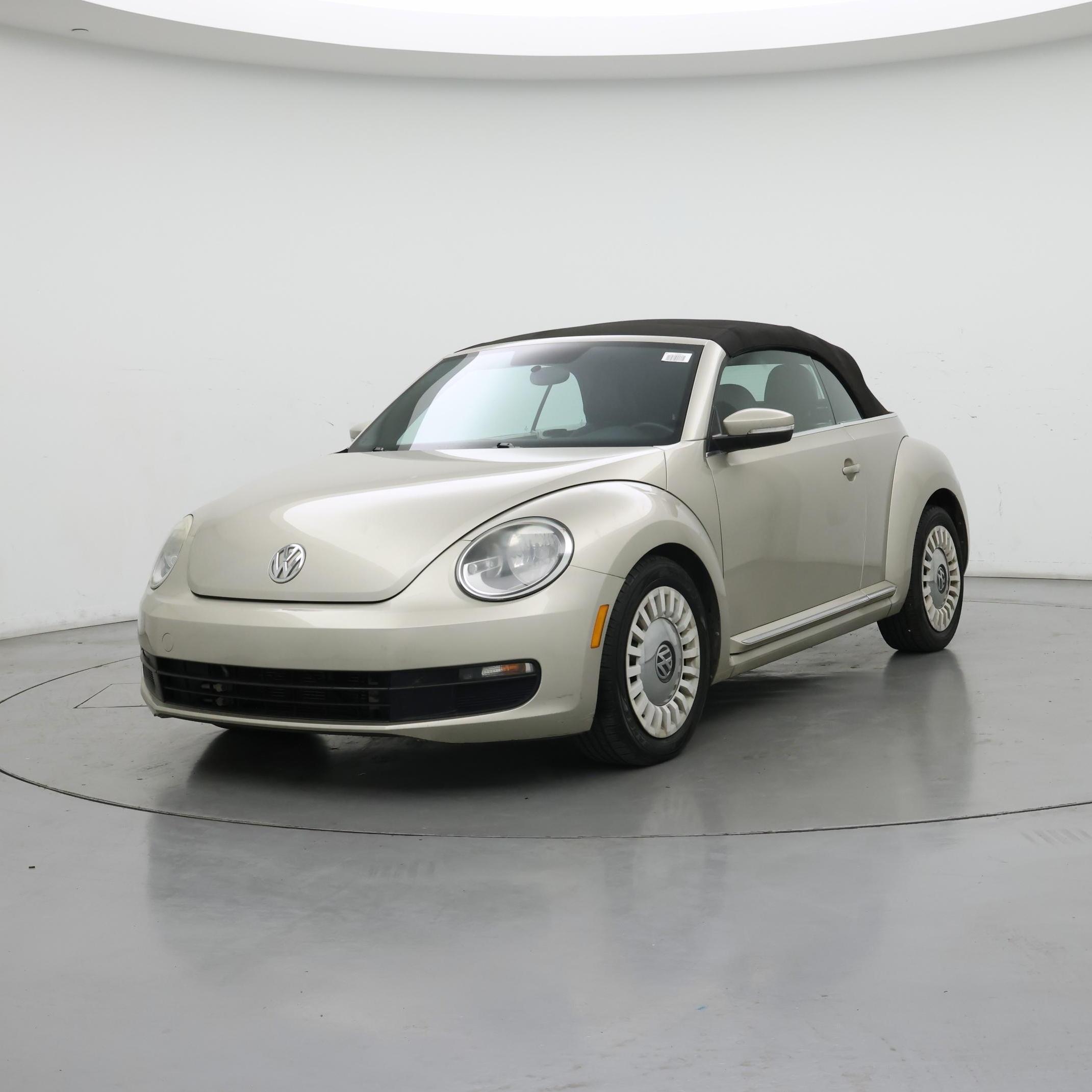 Thumbnail: 2015 Volkswagen Beetle - 4