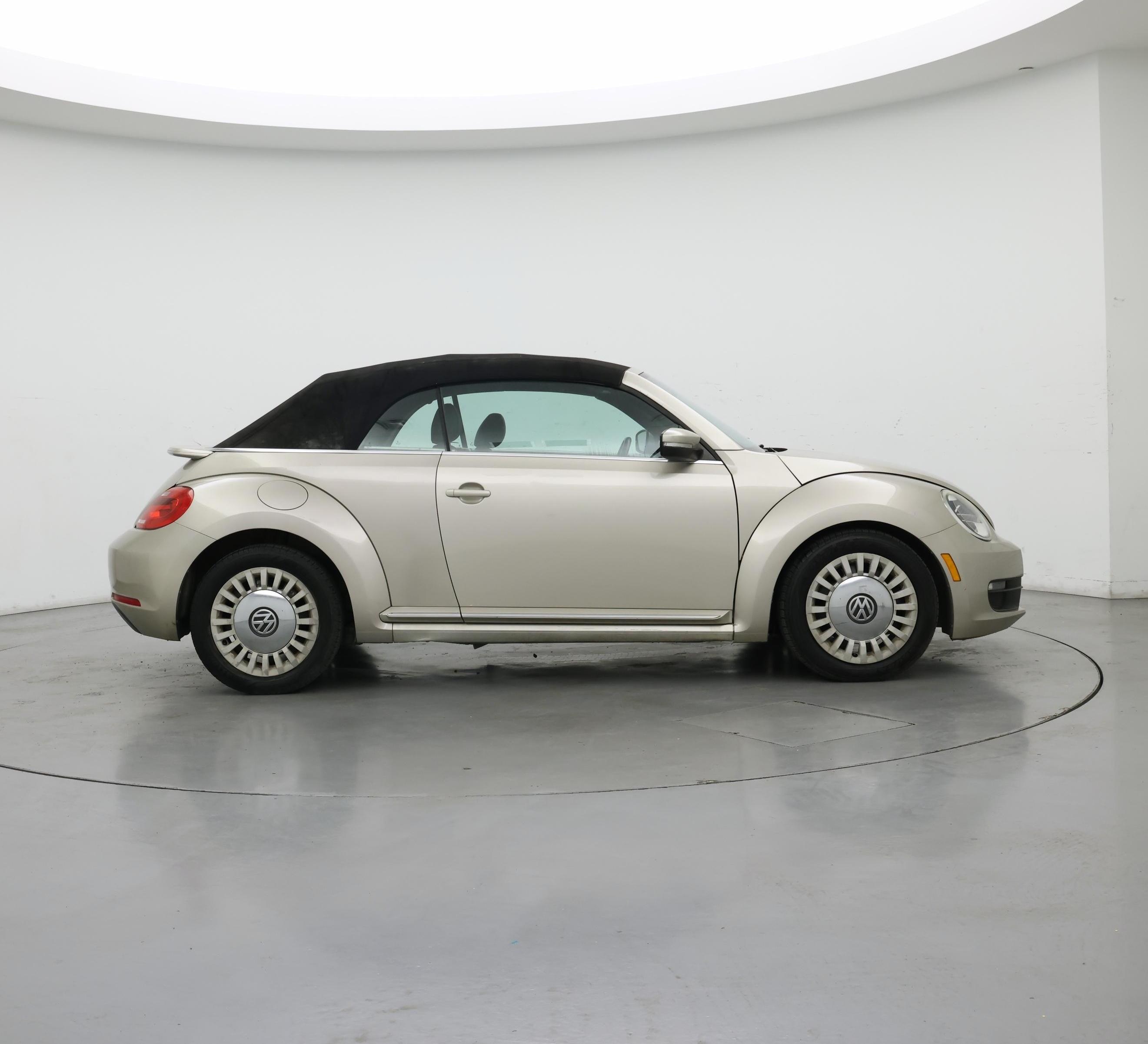 Thumbnail: 2015 Volkswagen Beetle - 7