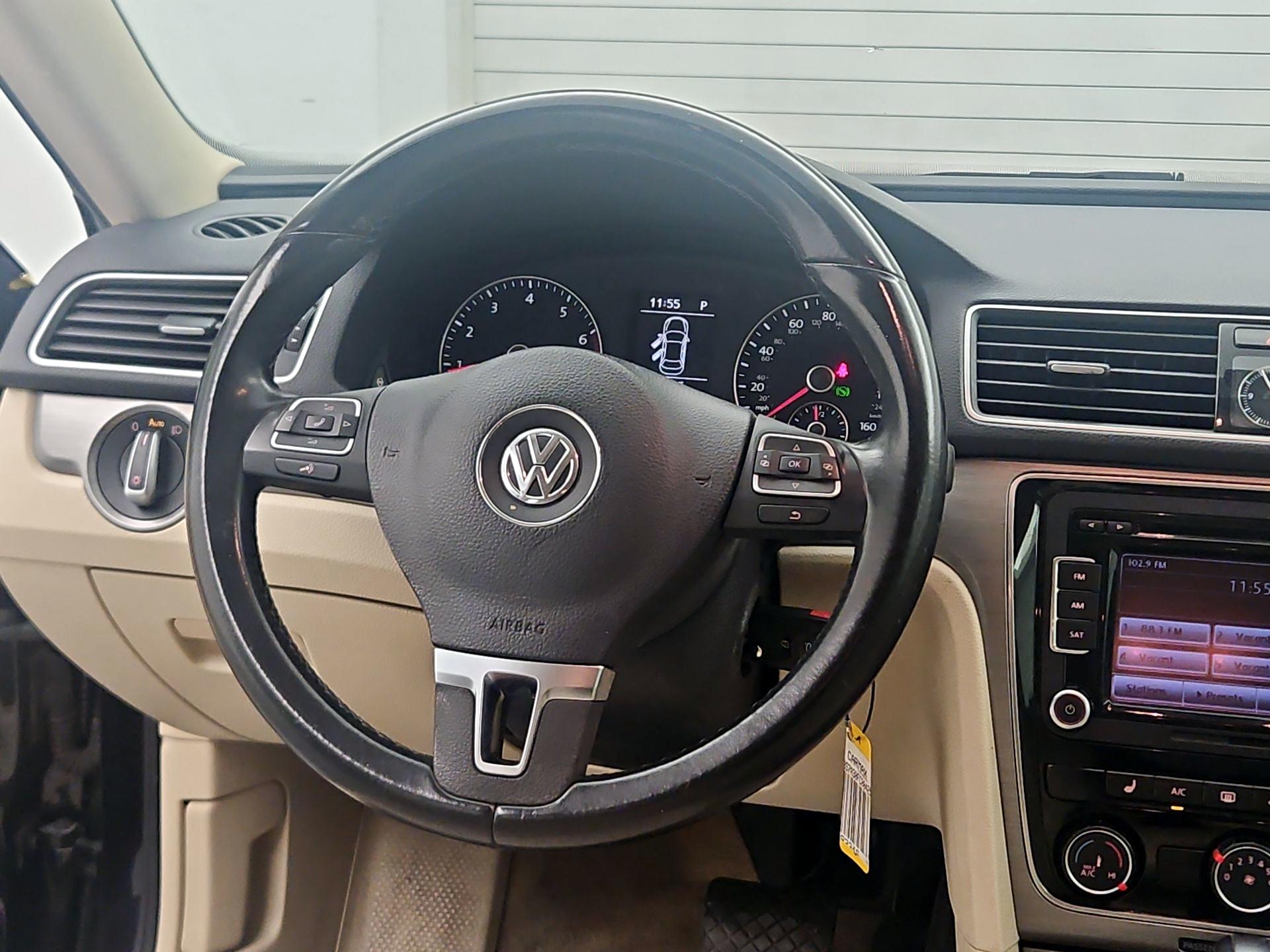 Thumbnail: 2015 Volkswagen Passat - 10