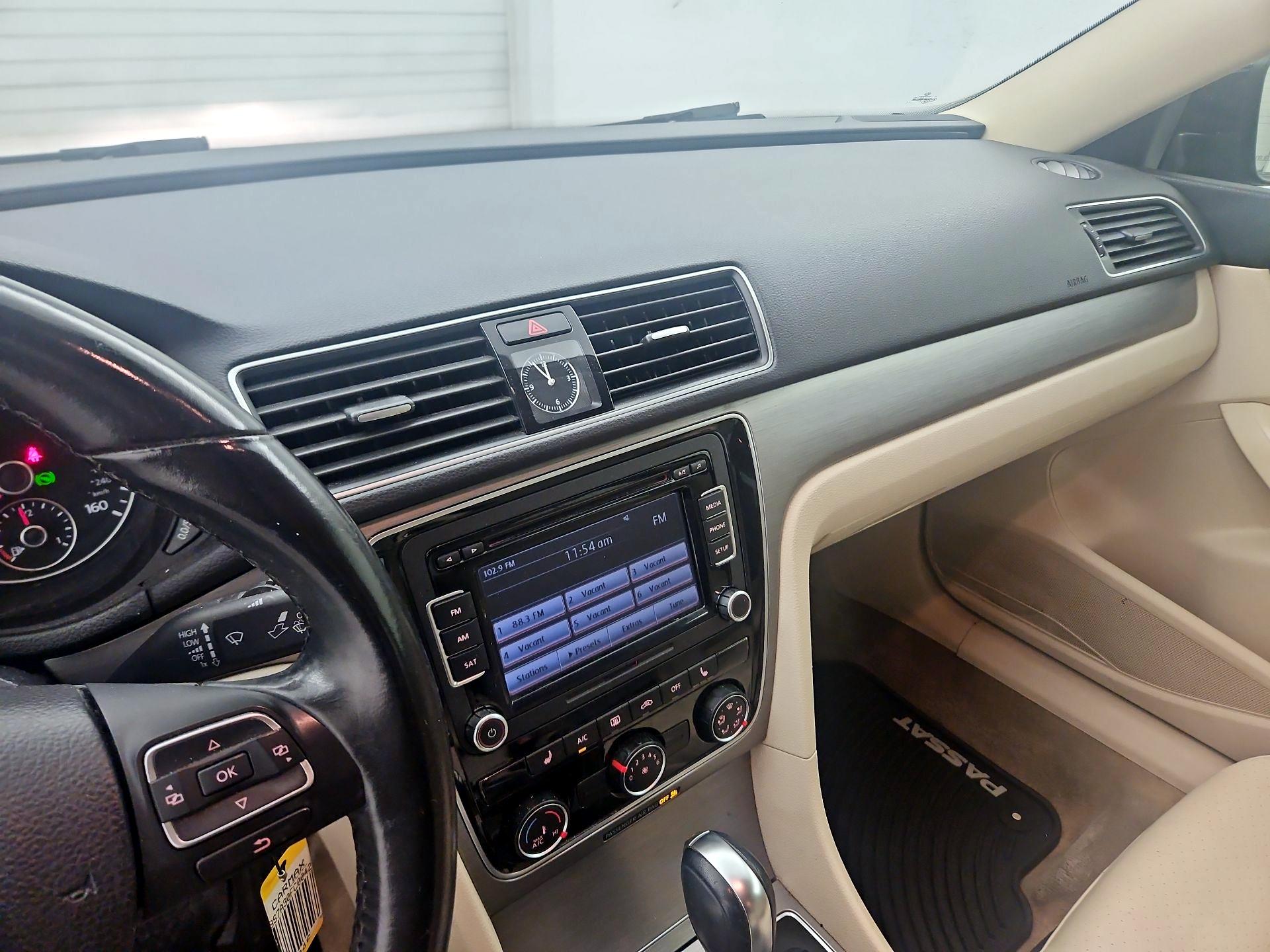 Thumbnail: 2015 Volkswagen Passat - 13