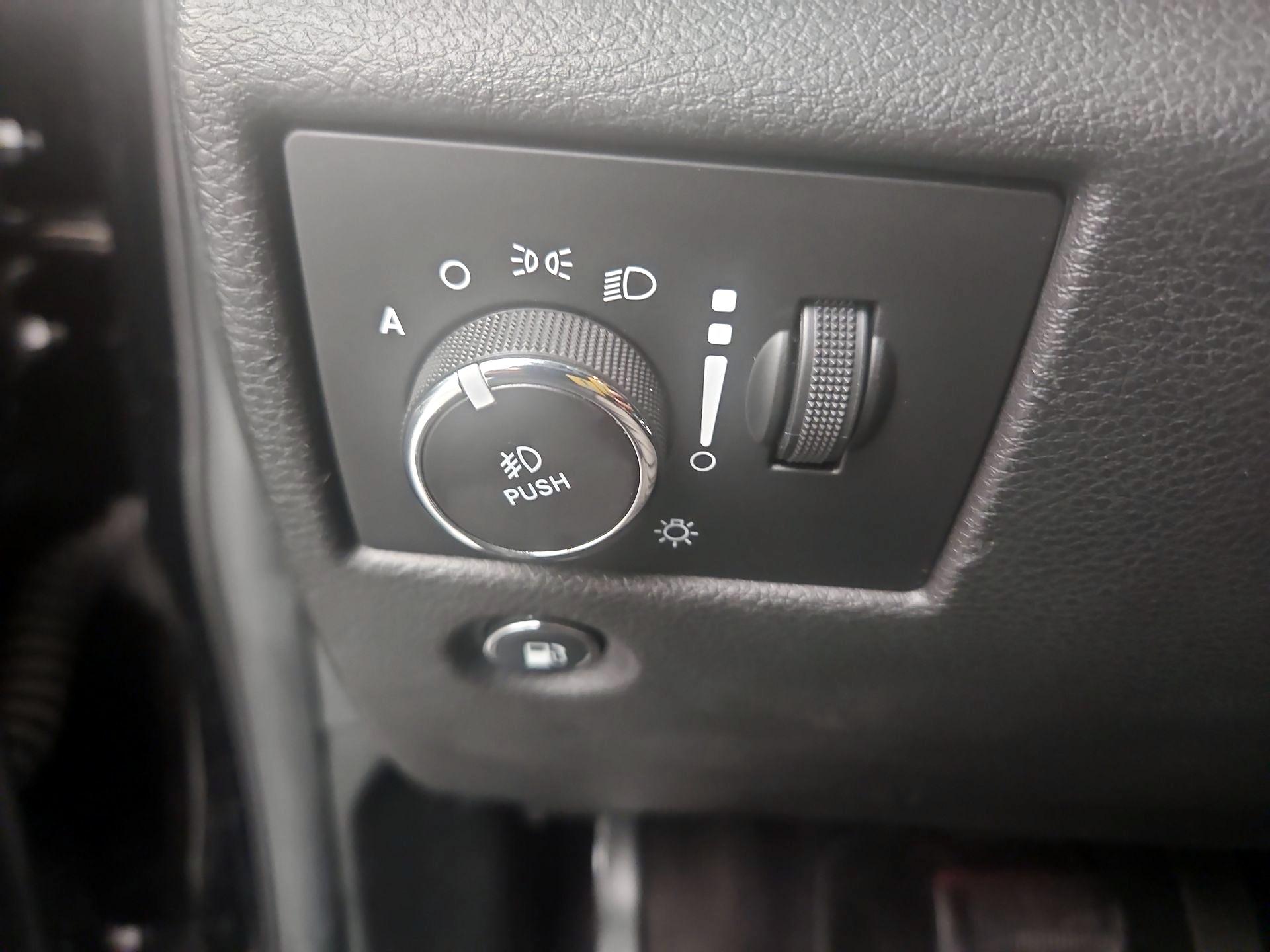 Thumbnail: 2018 Jeep Grand Cherokee - 13