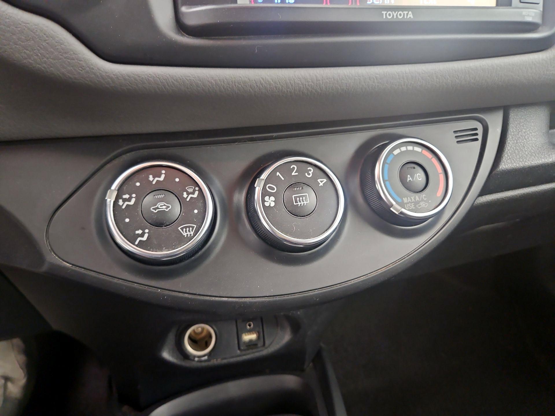 Thumbnail: 2017 Toyota Yaris - 14