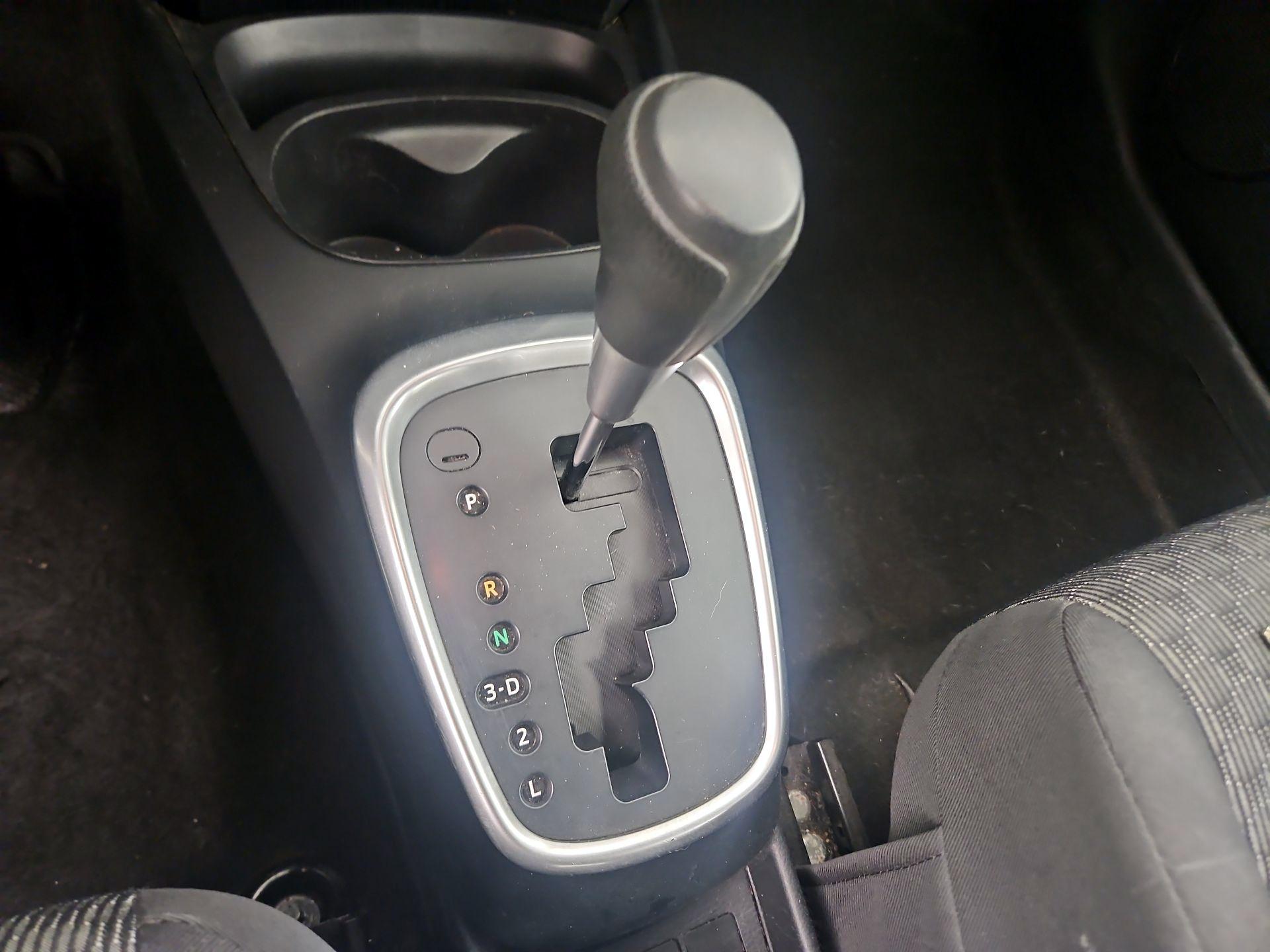 Thumbnail: 2017 Toyota Yaris - 15