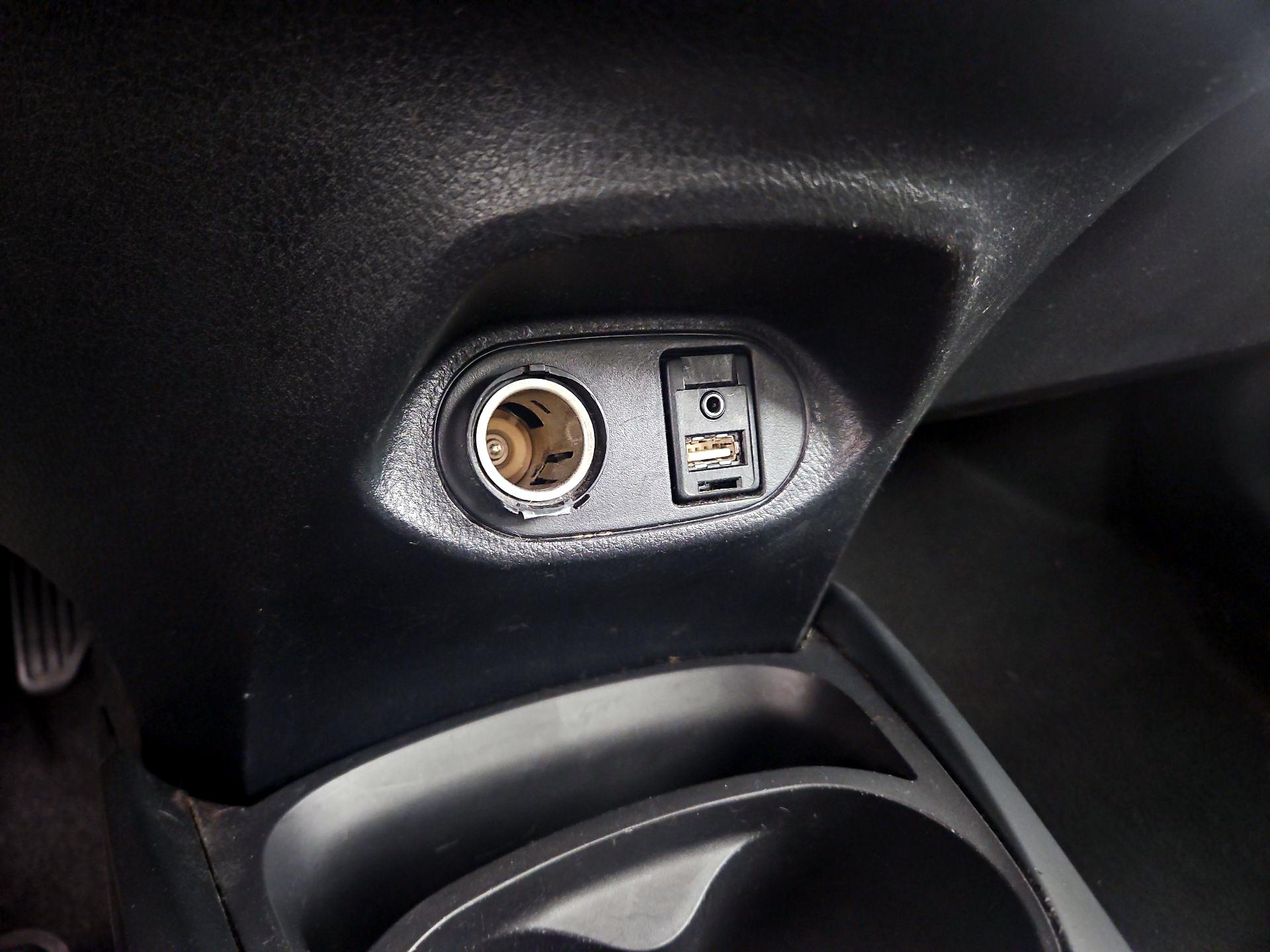 Thumbnail: 2017 Toyota Yaris - 16