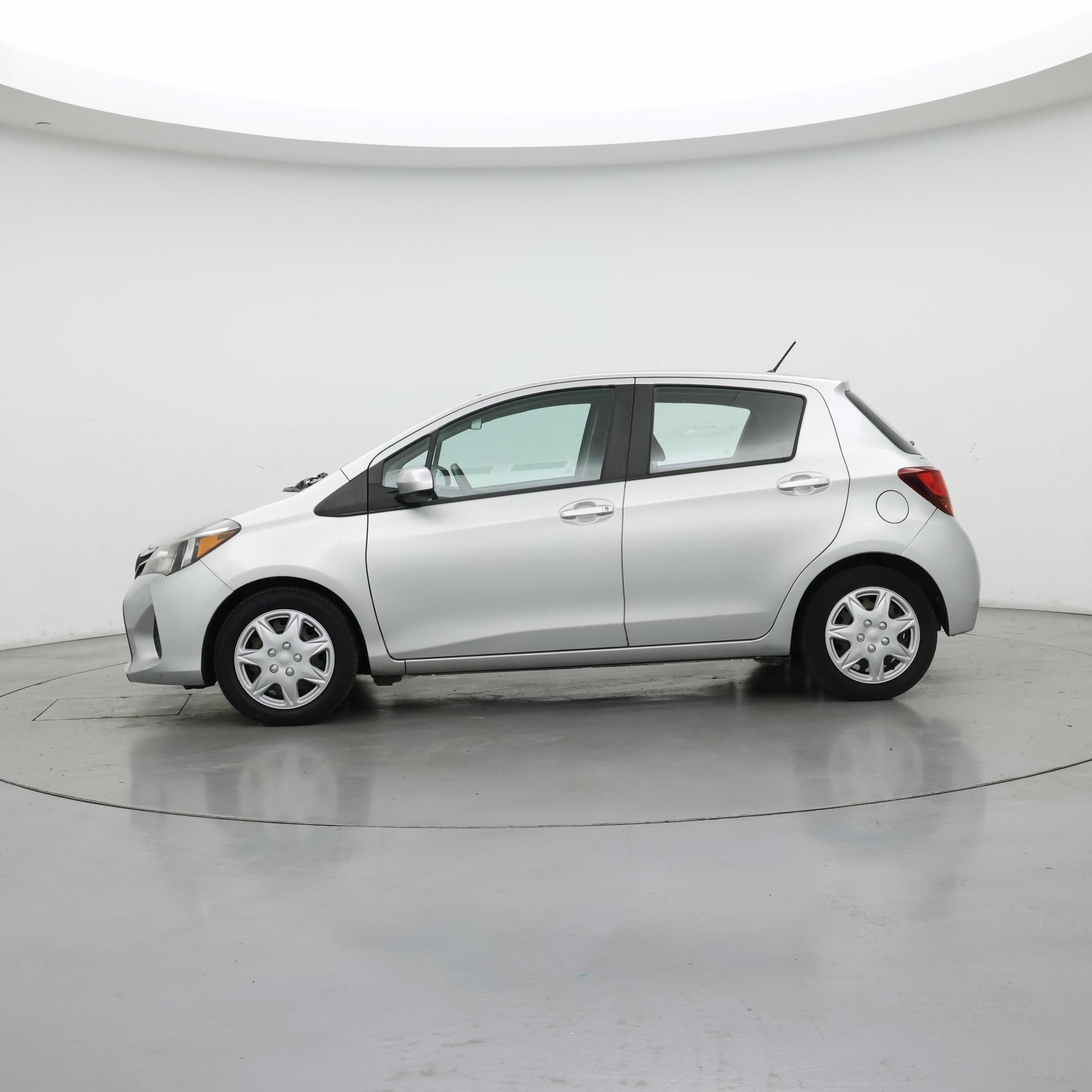 Thumbnail: 2017 Toyota Yaris - 3