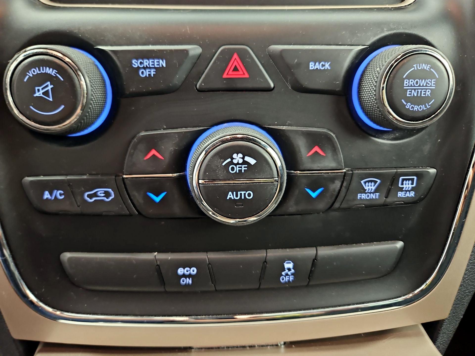 Thumbnail: 2015 Jeep Grand Cherokee - 15