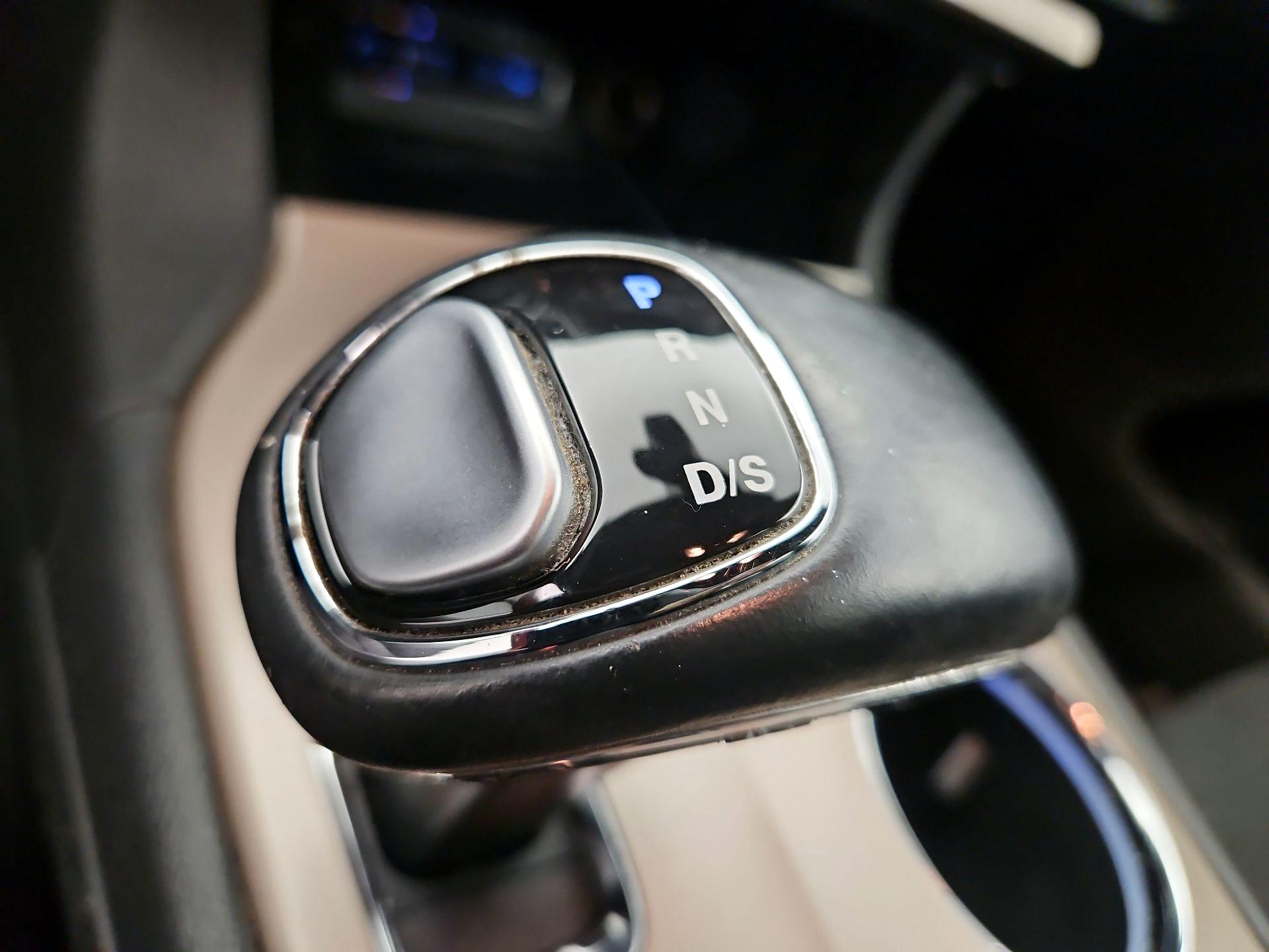 Thumbnail: 2015 Jeep Grand Cherokee - 16