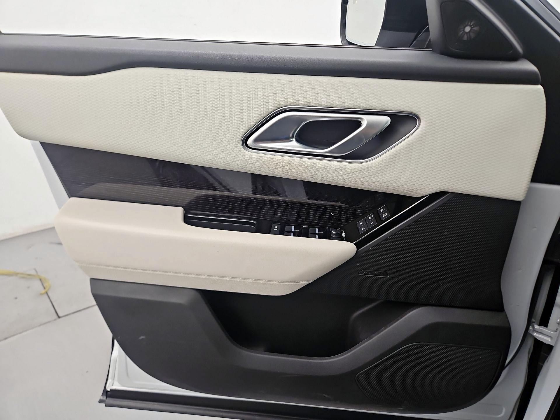 Thumbnail: 2021 Land Rover Range Rover Velar - 12