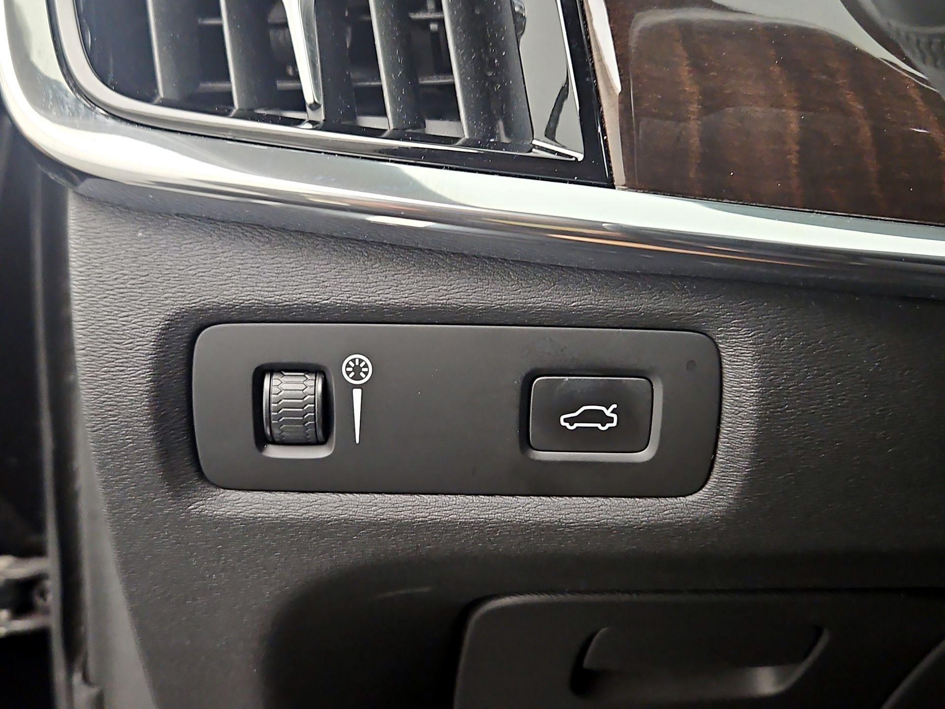 Thumbnail: 2018 Volvo S90 - 13