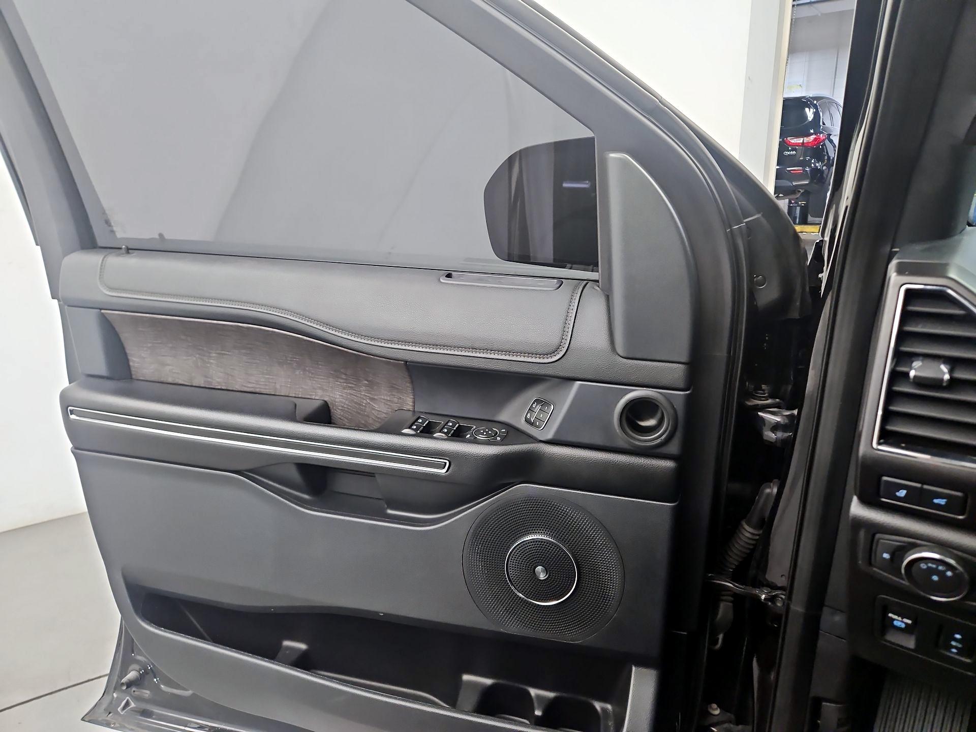 Thumbnail: 2020 Ford Expedition - 12