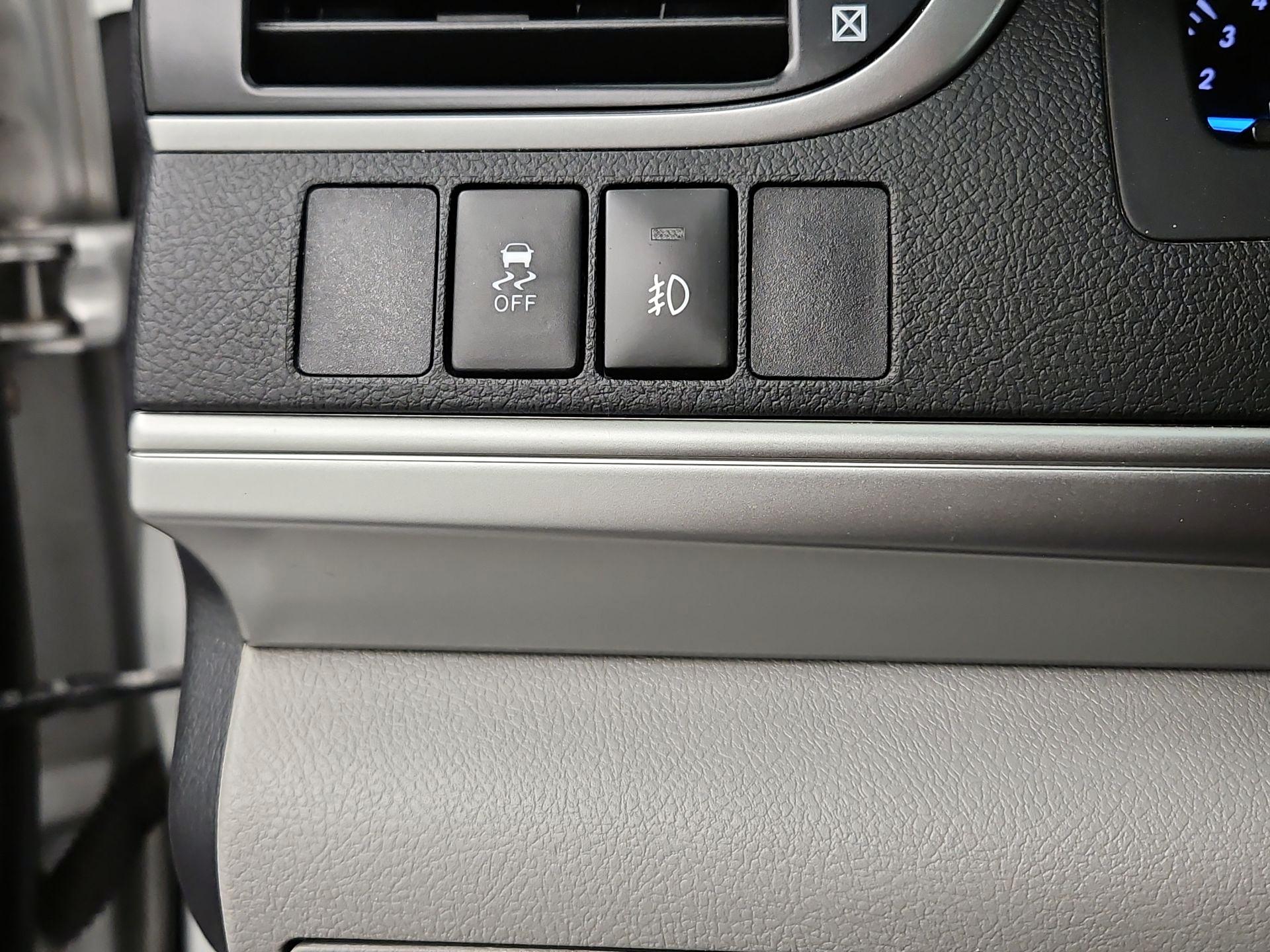 Thumbnail: 2014 Toyota Camry - 13