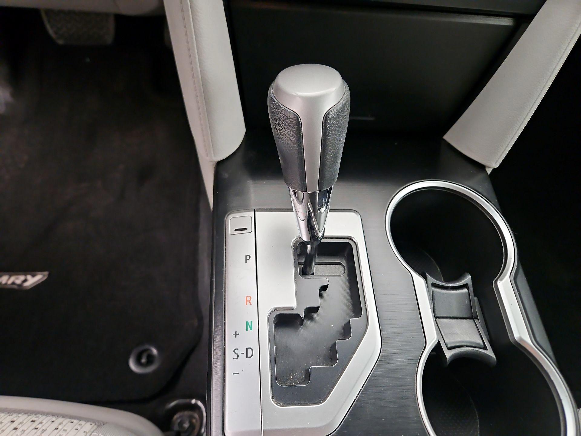 Thumbnail: 2014 Toyota Camry - 17