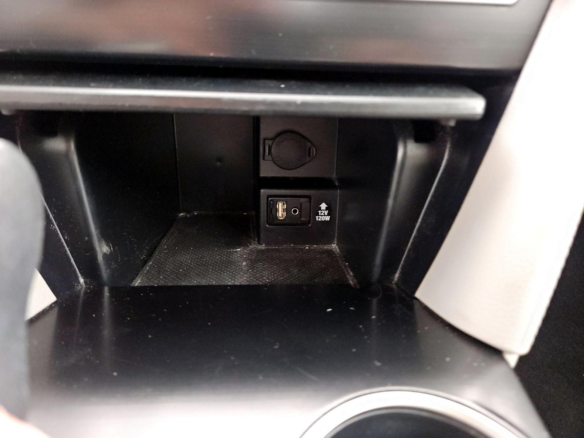 Thumbnail: 2014 Toyota Camry - 18