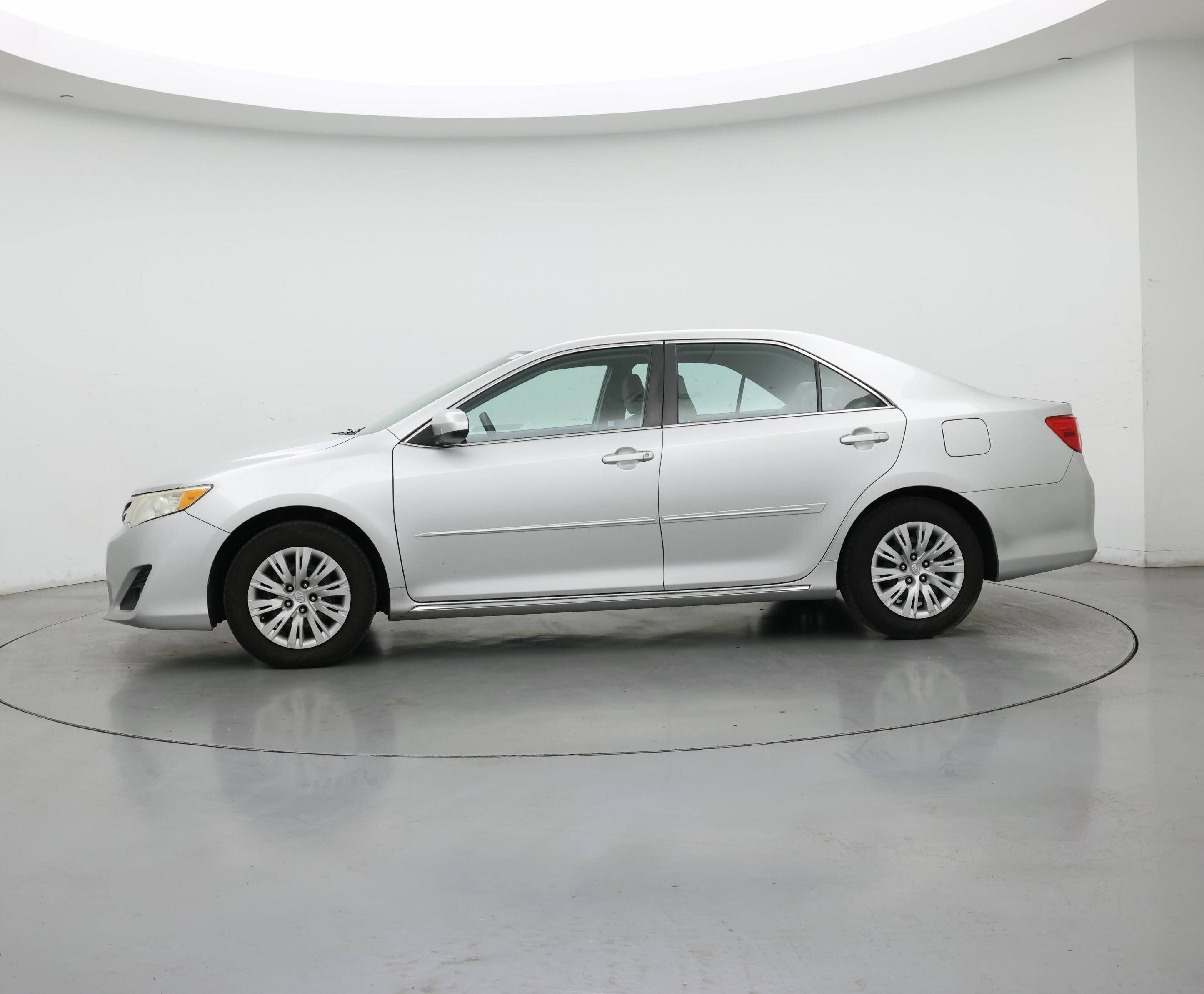 Thumbnail: 2014 Toyota Camry - 3