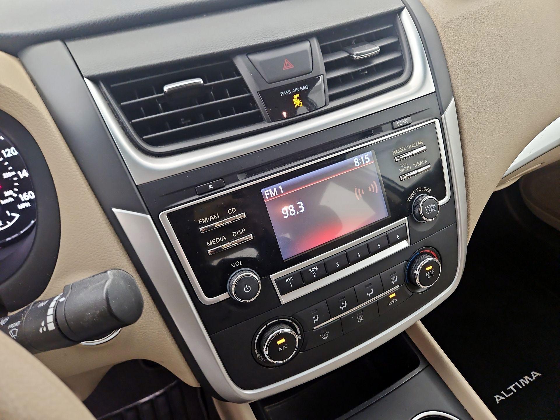 Thumbnail: 2017 Nissan Altima - 13