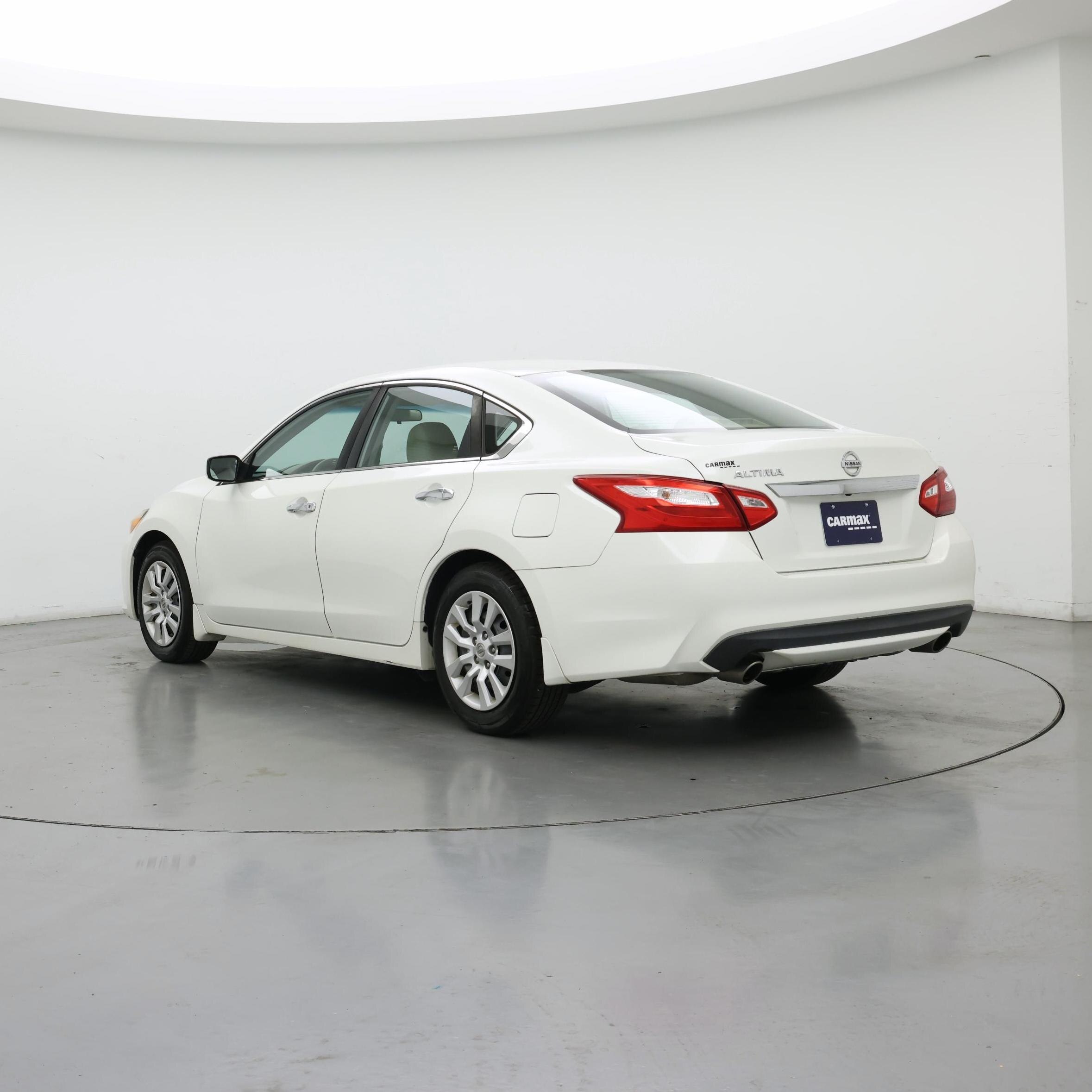 Thumbnail: 2017 Nissan Altima - 2