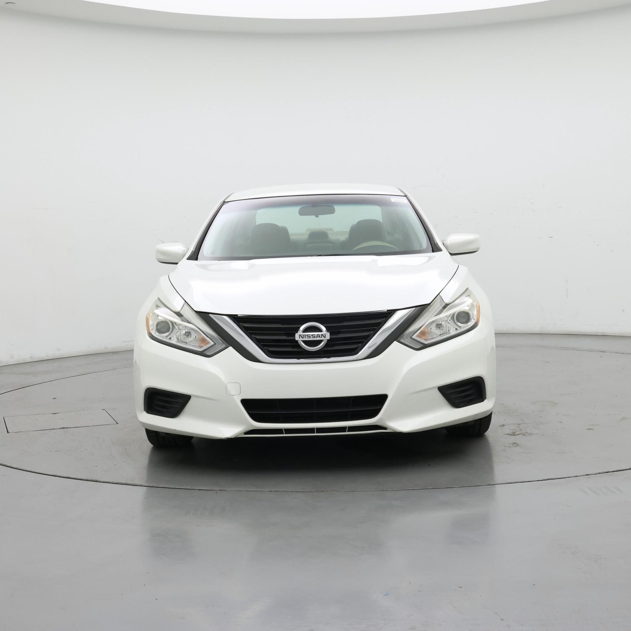 Thumbnail: 2017 Nissan Altima - 5