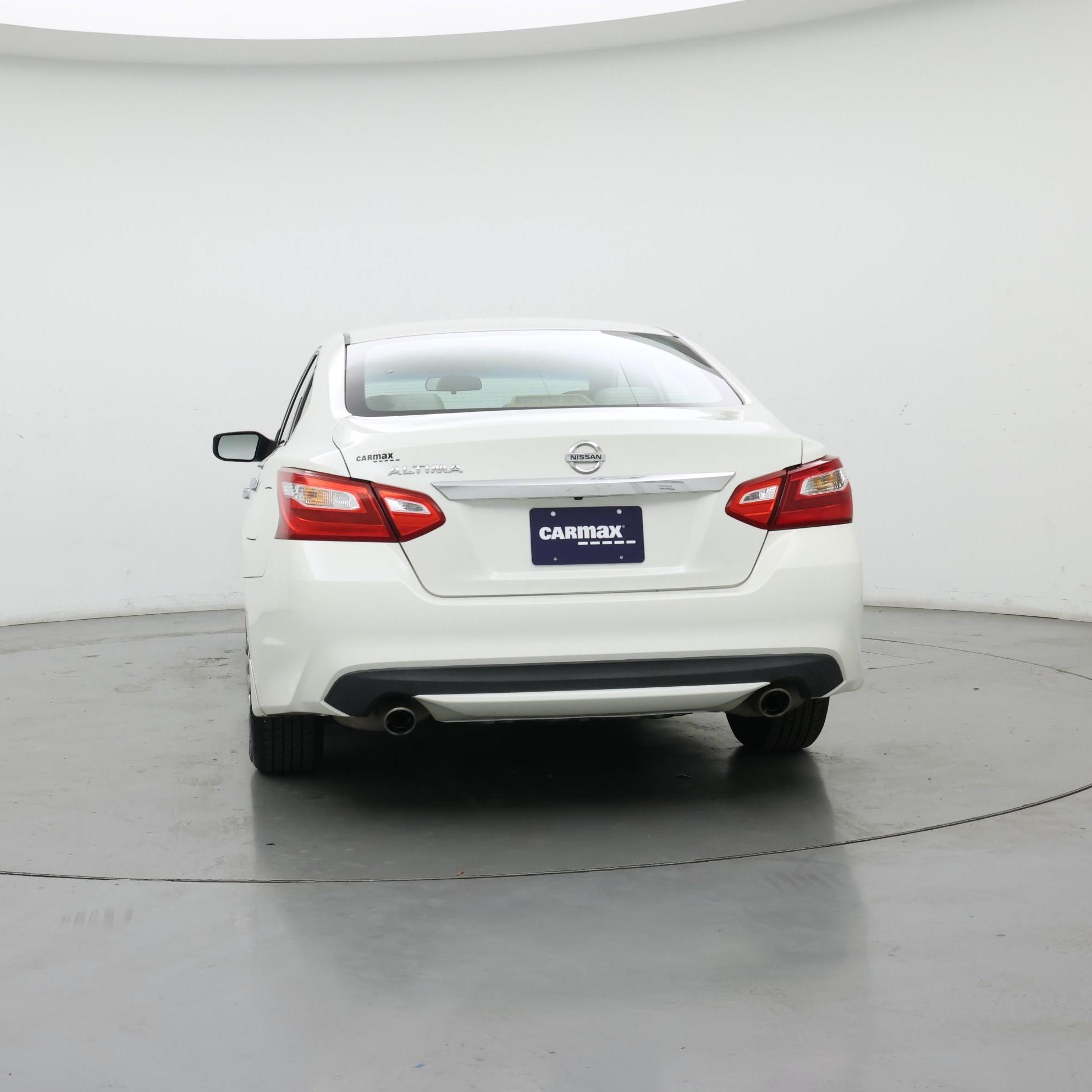 Thumbnail: 2017 Nissan Altima - 6