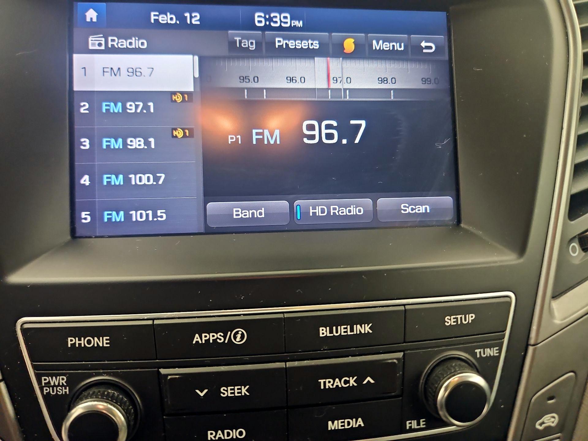 Thumbnail: 2017 Hyundai Santa Fe - 15