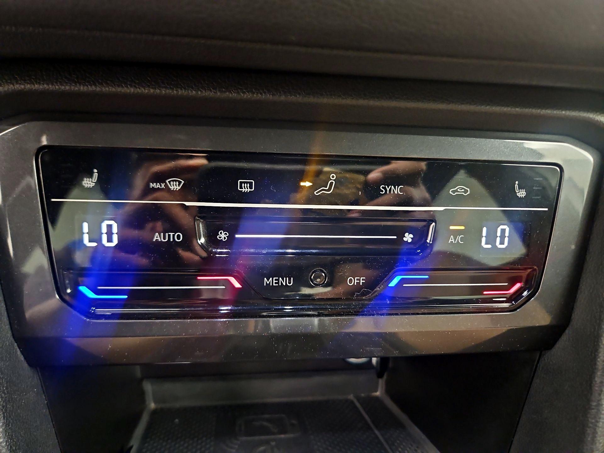 Thumbnail: 2018 Volkswagen Tiguan - 14